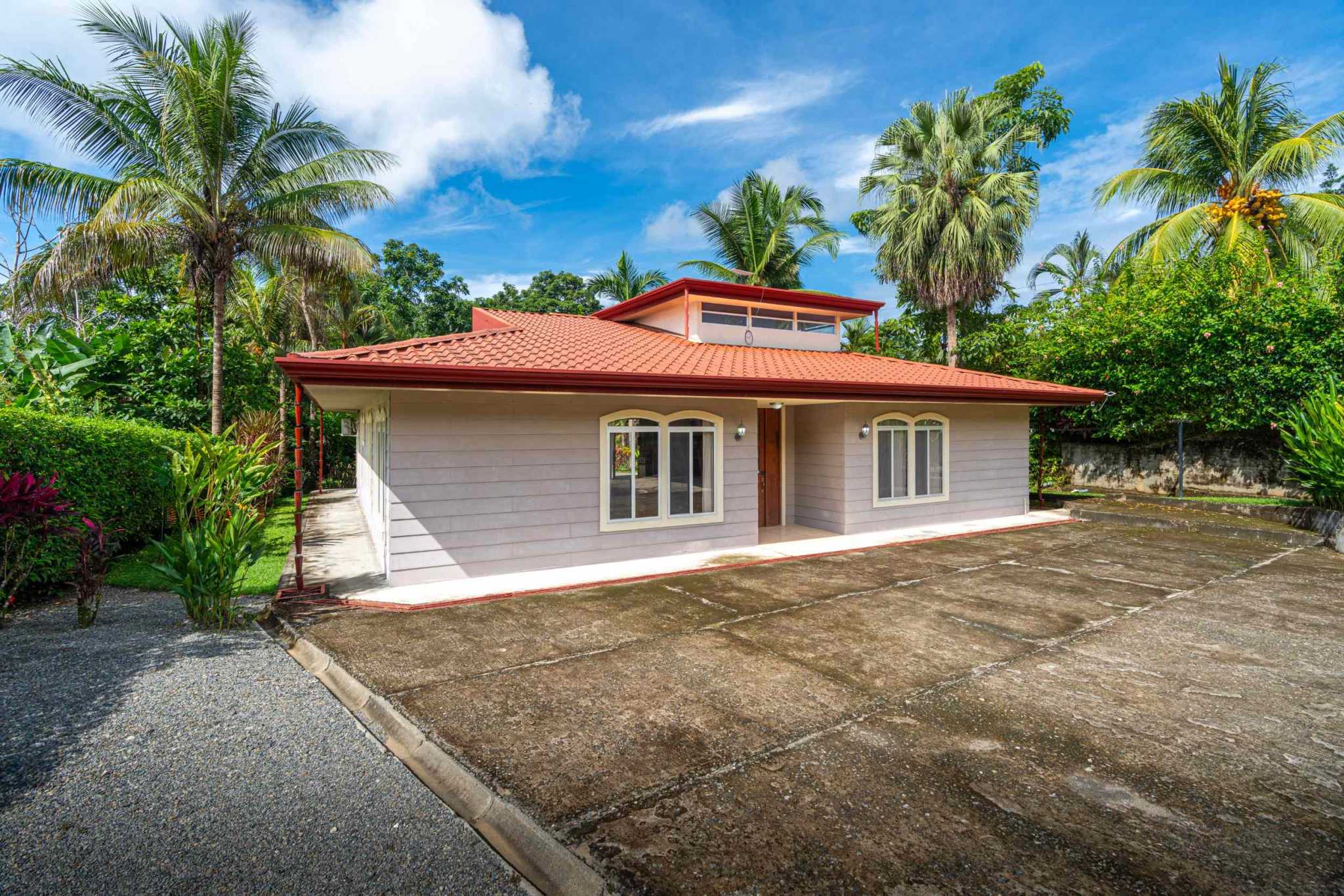 43154 (42) Private 3-Bedroom Oasis in Convenient Location in Ojochal Costa Rica
