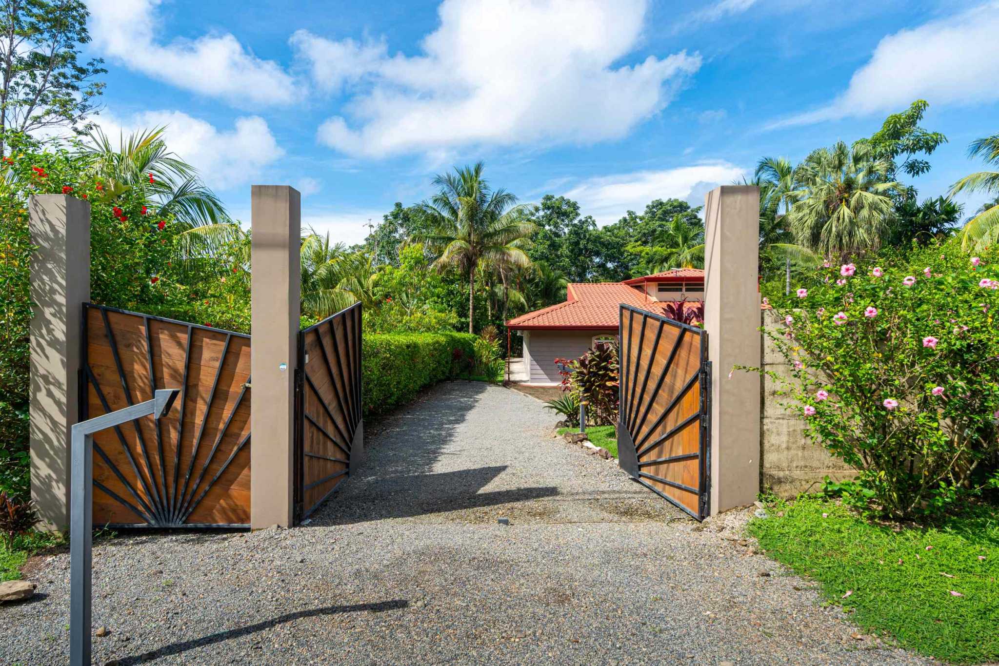 43154 (66) Private 3-Bedroom Oasis in Convenient Location in Ojochal Costa Rica