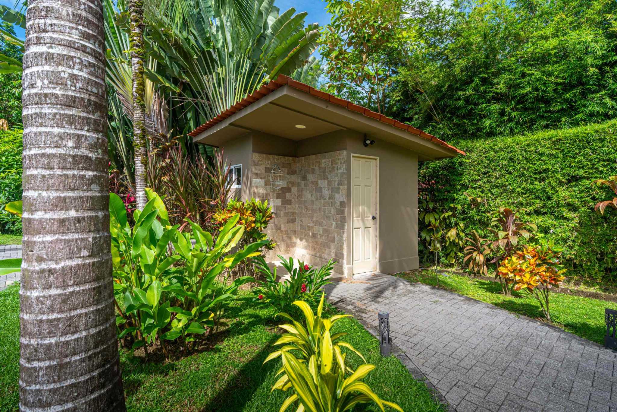 43154 (10) Private 3-Bedroom Oasis in Convenient Location in Ojochal Costa Rica