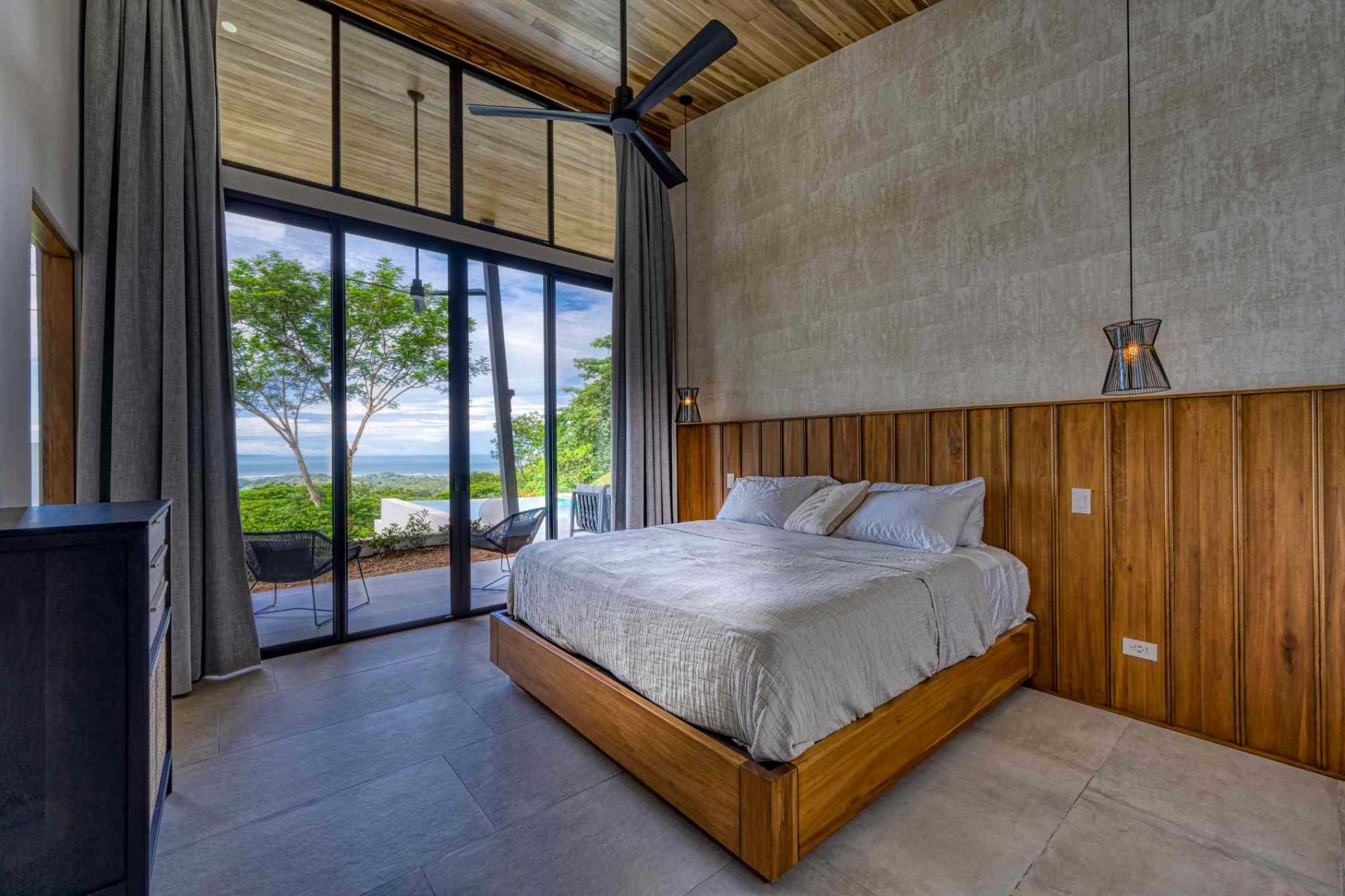 Luxury 3-Bedroom Home with Infinity Pool in Ojochal Costa Rica