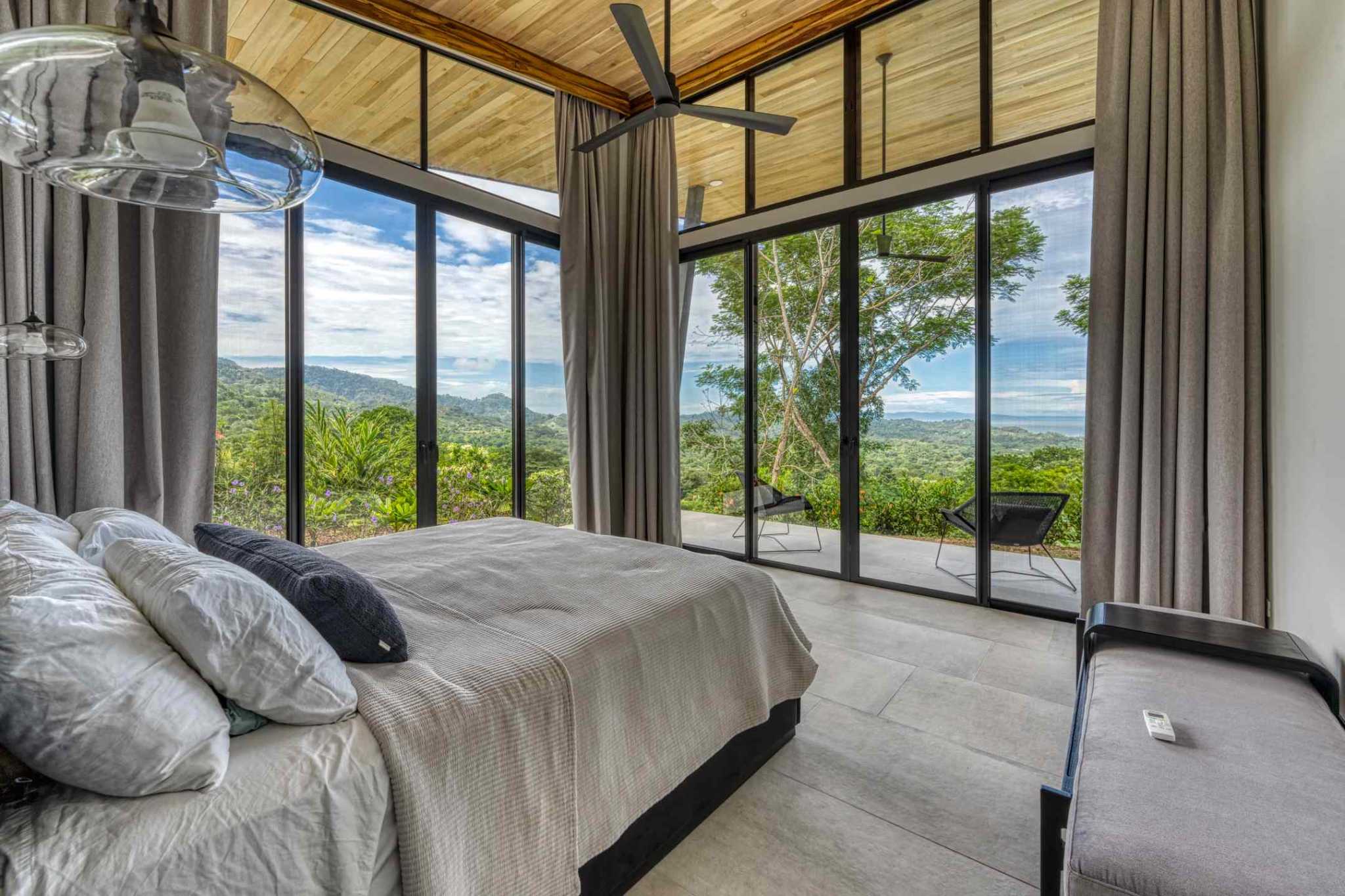 Luxury 3-Bedroom Home with Infinity Pool in Ojochal Costa Rica