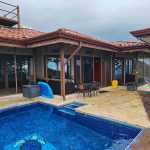 Ocean view 4 bedroom home with pool and guesthouse in costa rica