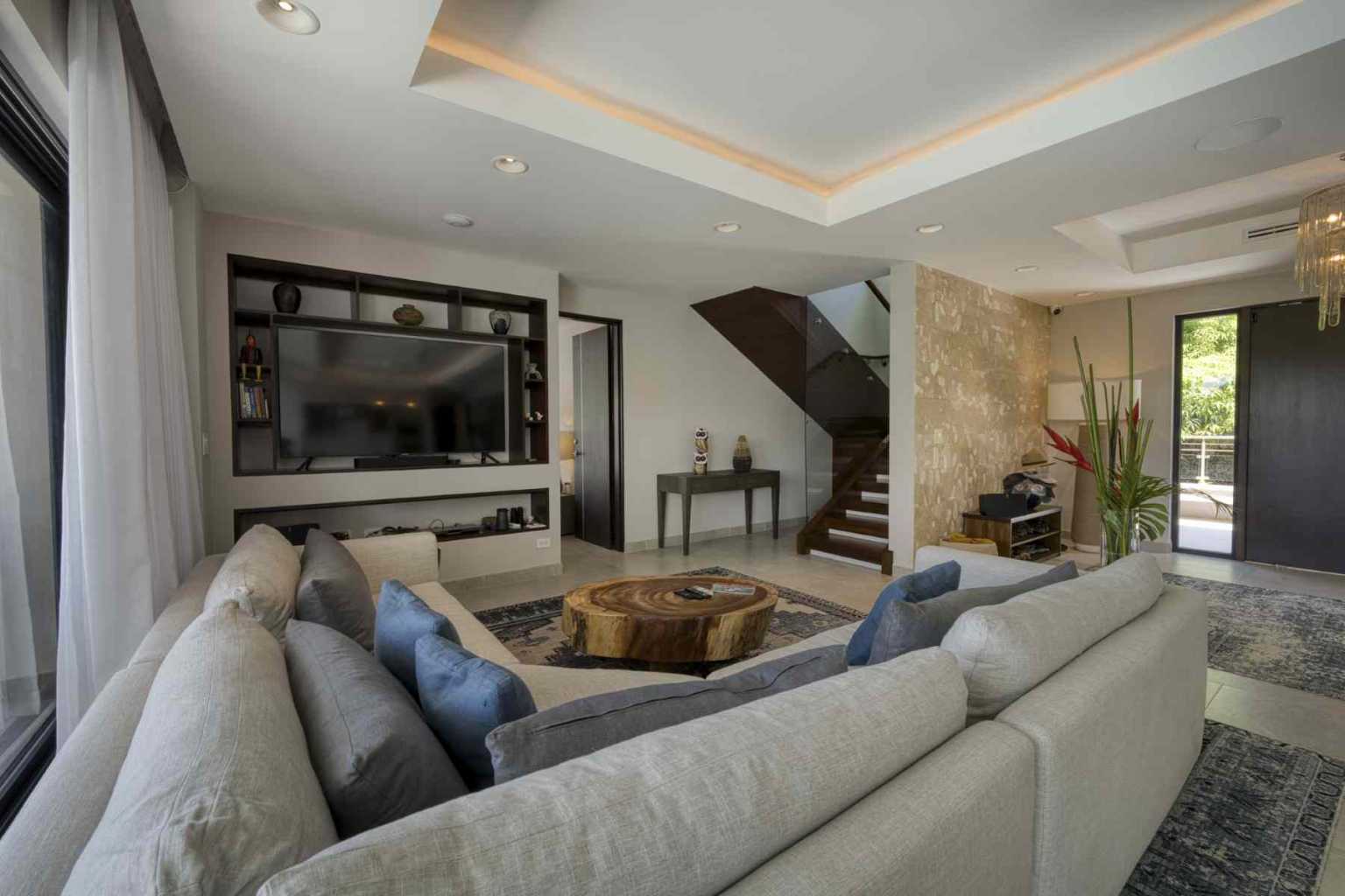 44157 (2) Luxury 4-Bedroom Estate in Costa Verde Estates above Dominicalito Costa Rica
