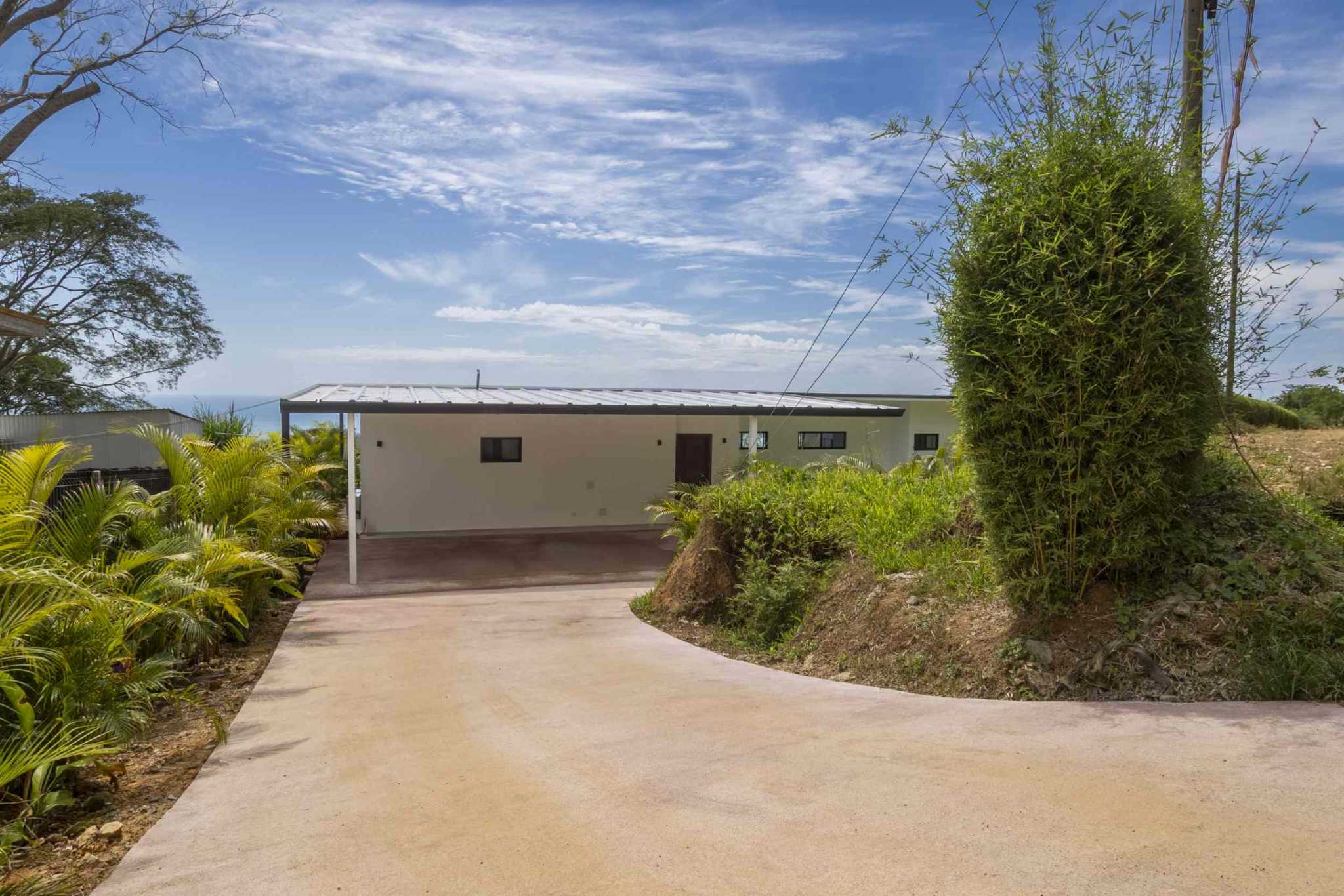 Expansive 3-Bedroom Sunset Ocean View Home in Ojochal Costa Rica