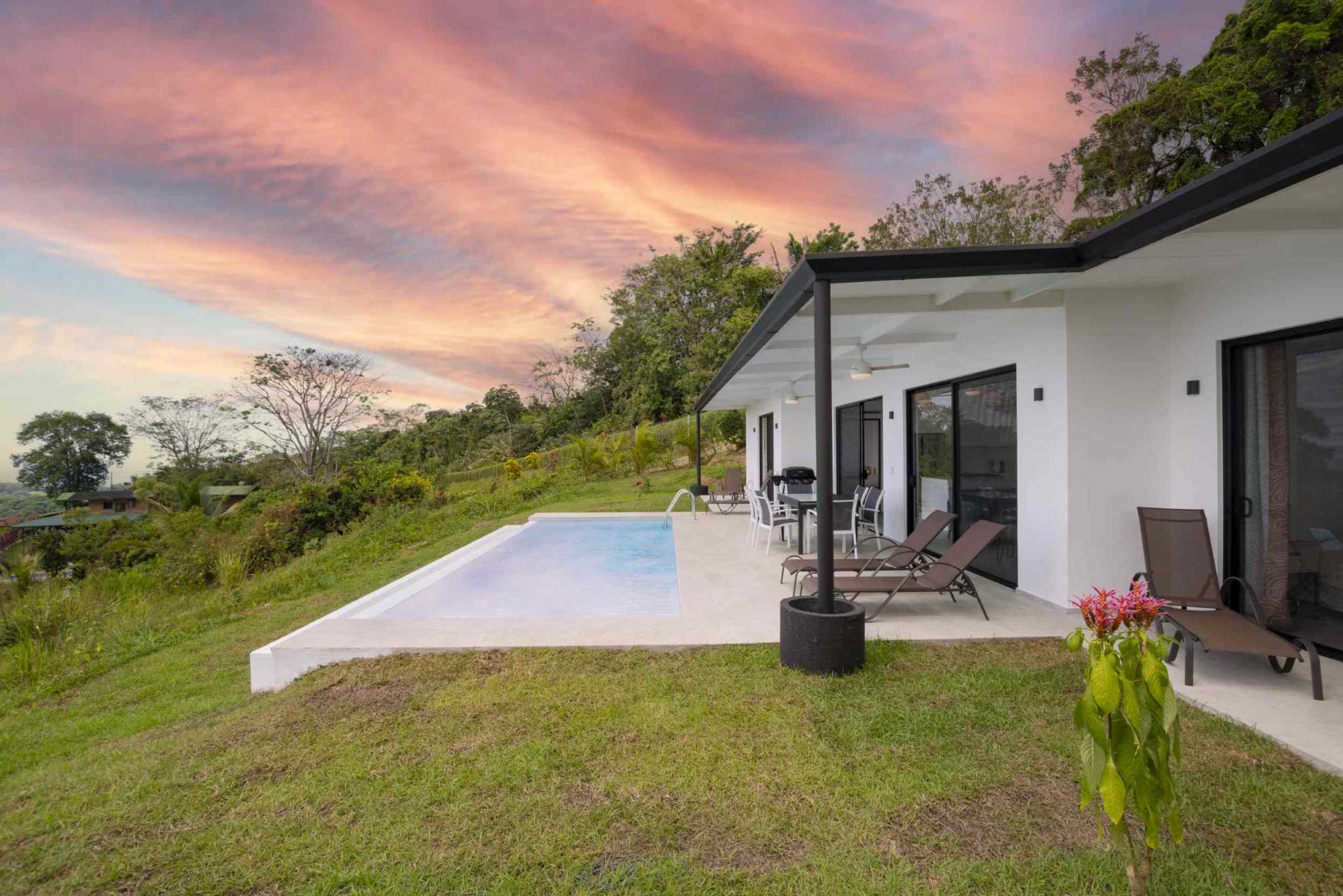 Expansive 3-Bedroom Sunset Ocean View Home in Ojochal Costa Rica