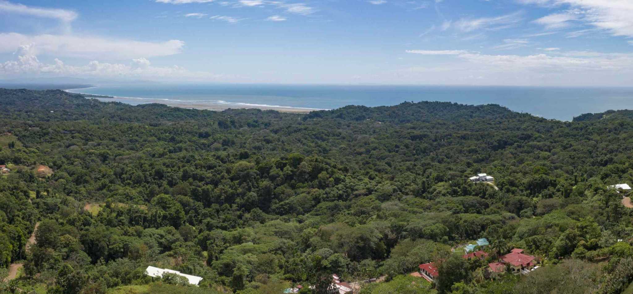 Expansive 3-Bedroom Sunset Ocean View Home in Ojochal Costa Rica