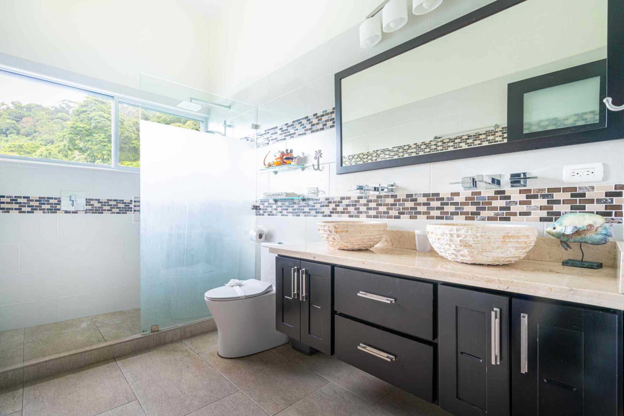 Luxury Ocean View 5-Bedroom Retreat Overlooking the Whale’s Tail Ocean View with Proven Rental Income in Uvita Costa Rica