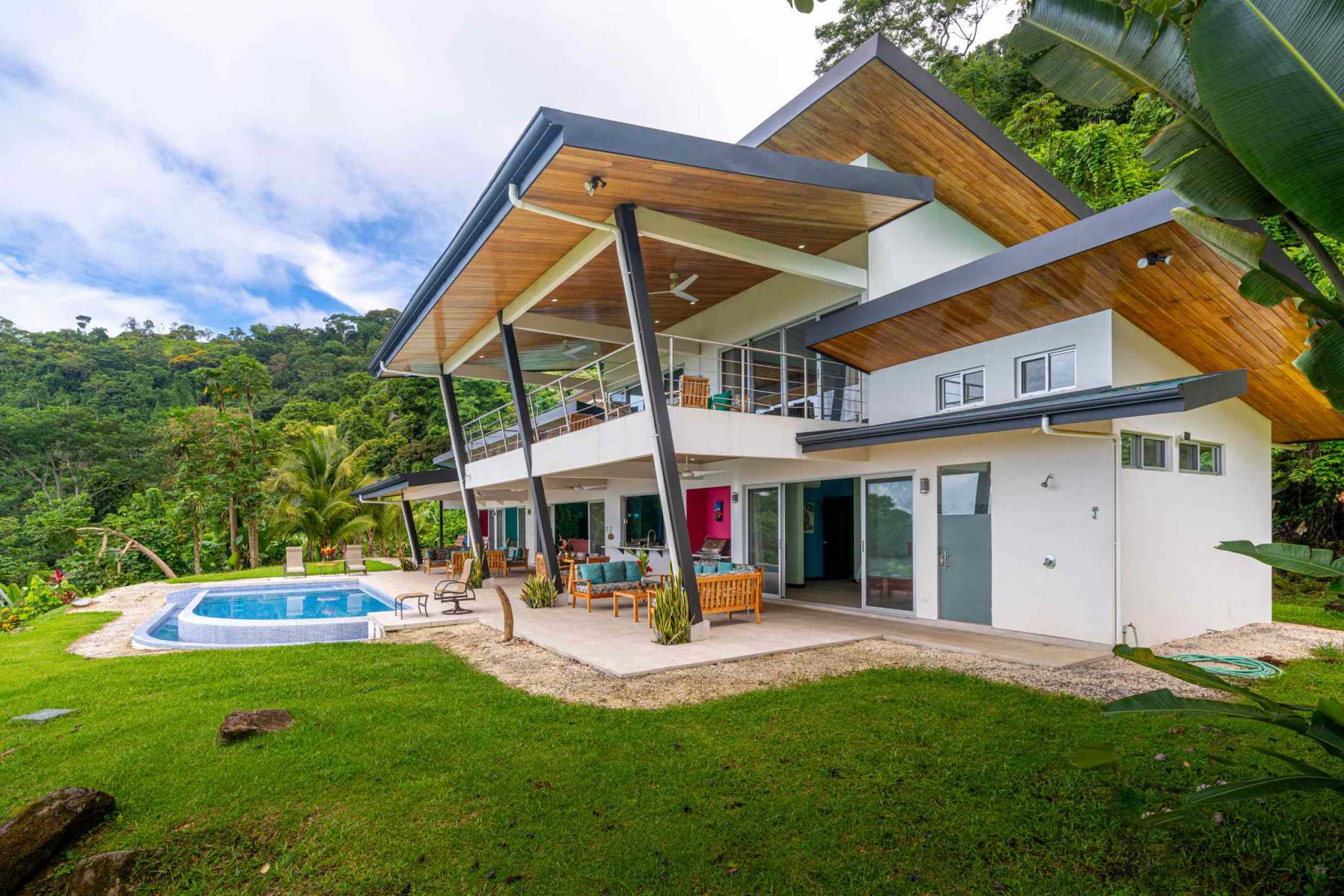 Luxury Ocean View 5-Bedroom Retreat Overlooking the Whale’s Tail Ocean View with Proven Rental Income in Uvita Costa Rica