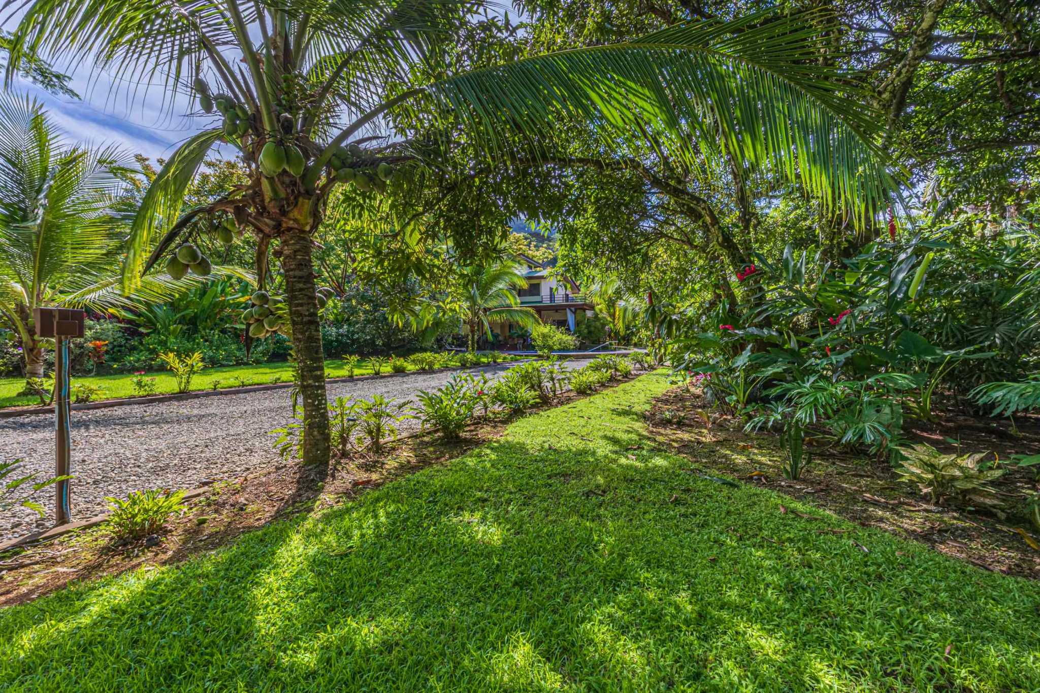 44724 (19) Modern Riverfront 5-Bedroom Home, Walking Distance to Beach, River & Town in Dominical Costa Rica