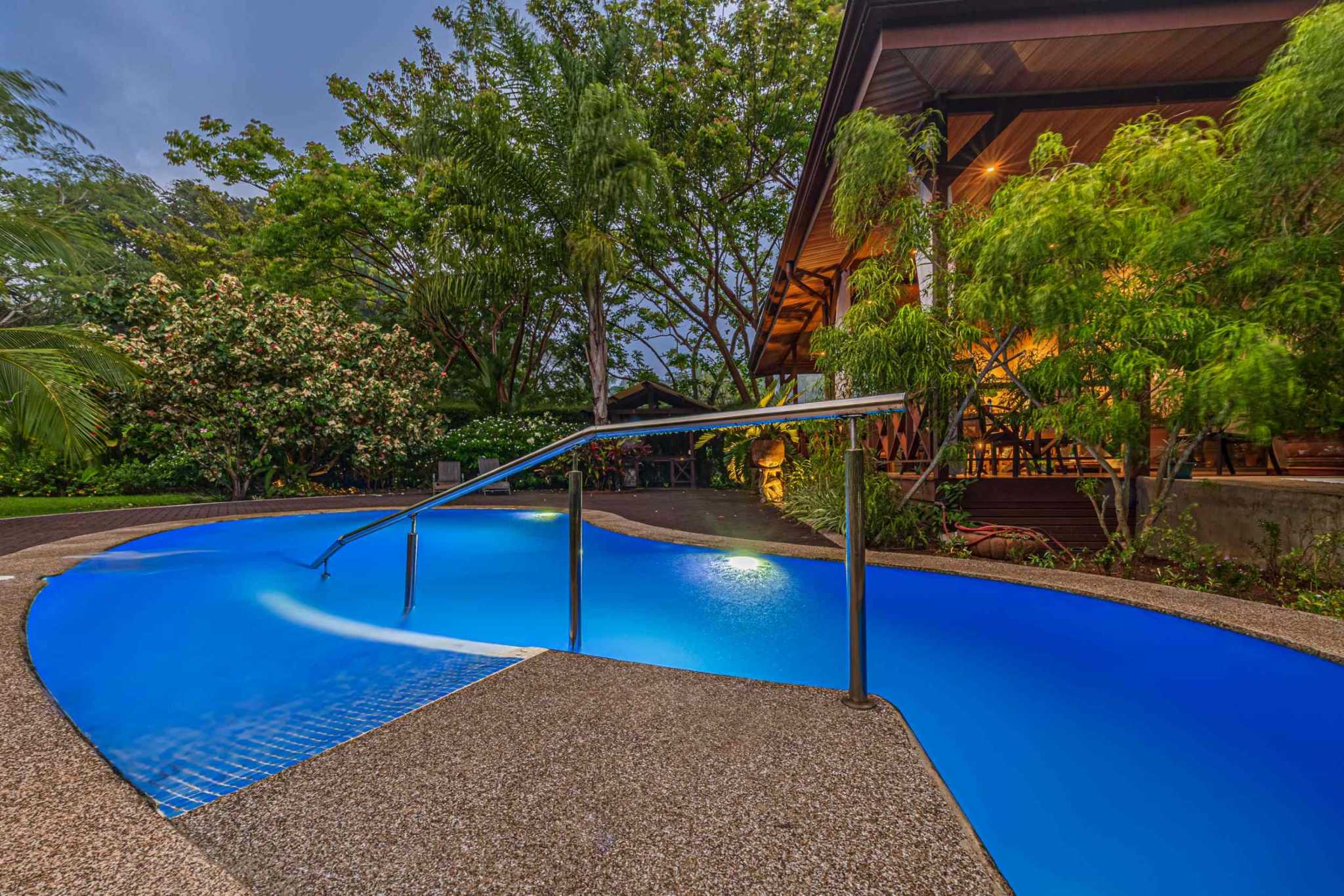 44724 (51) Modern Riverfront 5-Bedroom Home, Walking Distance to Beach, River & Town in Dominical Costa Rica