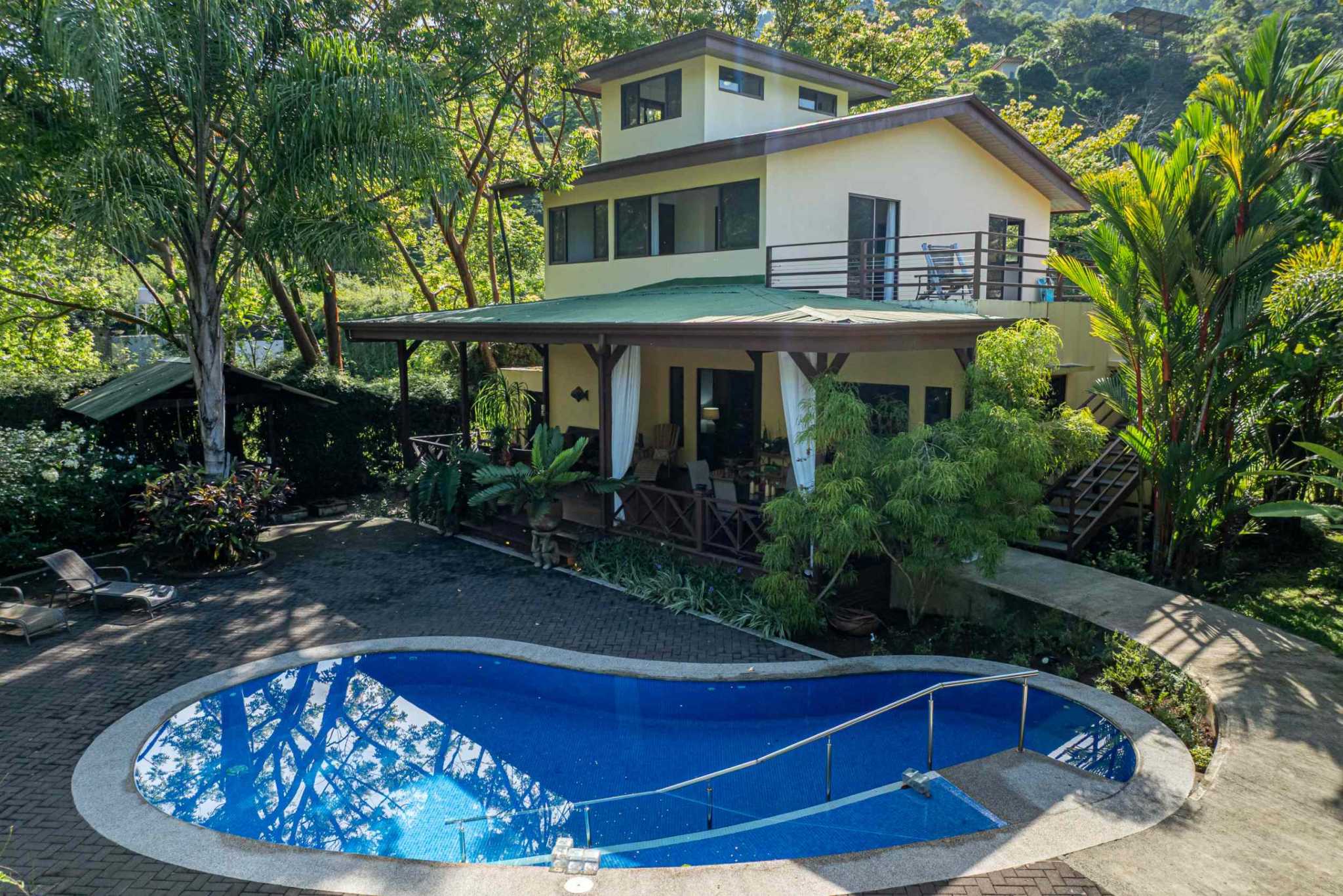 44724 (3) Modern Riverfront 5-Bedroom Home, Walking Distance to Beach, River & Town in Dominical Costa Rica