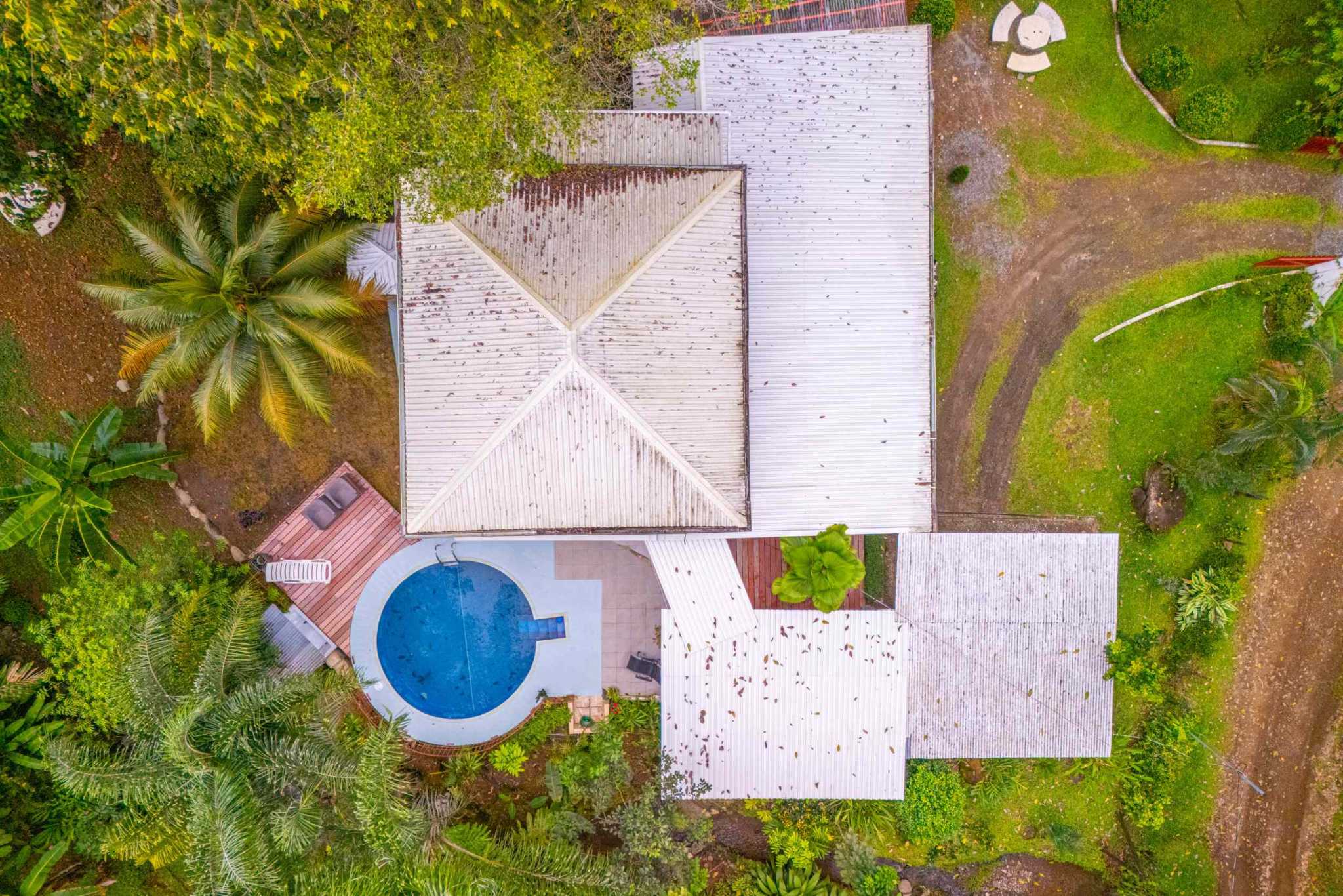 46273 (17) Renovated, Comfortable 4-Bedroom Simple Home near Streams in Ojochal Costa Rica