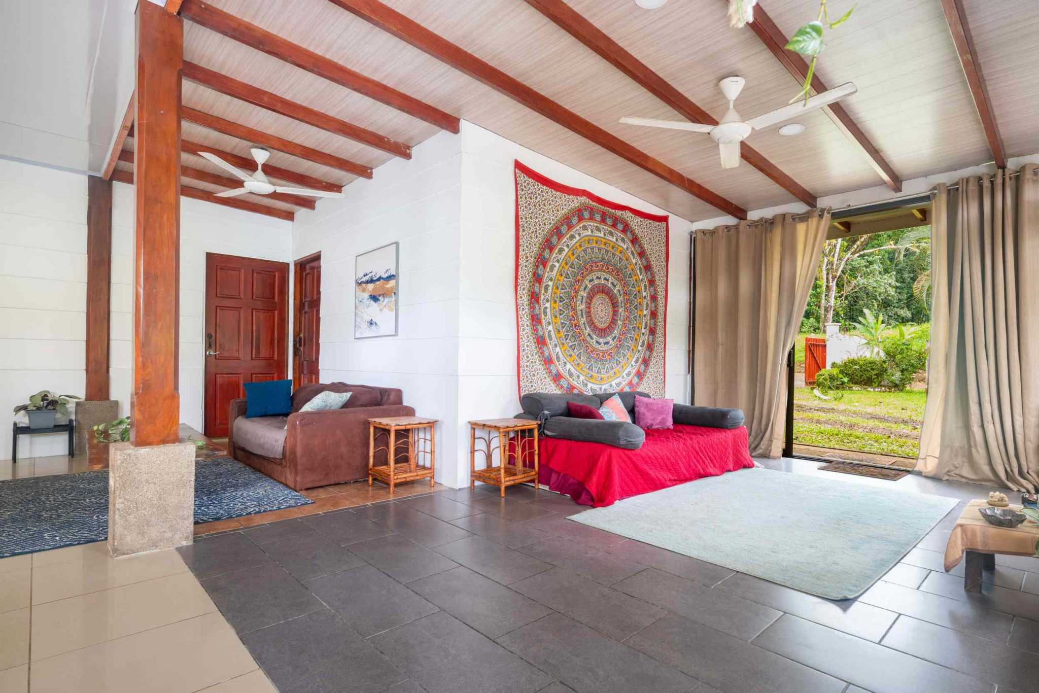 46273 (23) Renovated, Comfortable 4-Bedroom Simple Home near Streams in Ojochal Costa Rica