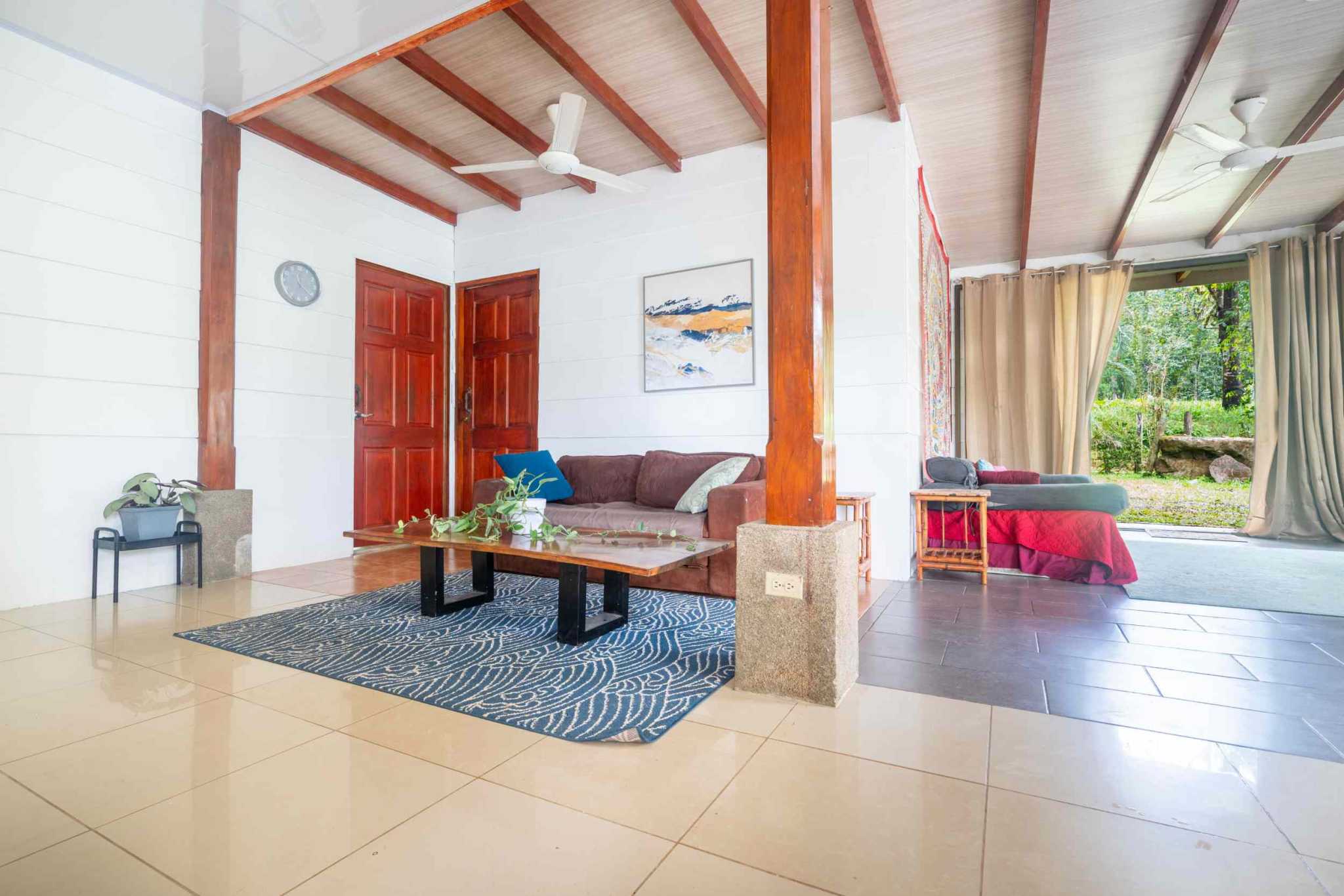 46273 (24) Renovated, Comfortable 4-Bedroom Simple Home near Streams in Ojochal Costa Rica