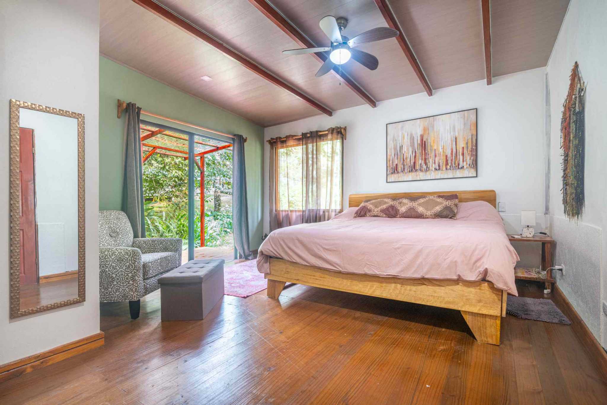 46273 (31) Renovated, Comfortable 4-Bedroom Simple Home near Streams in Ojochal Costa Rica