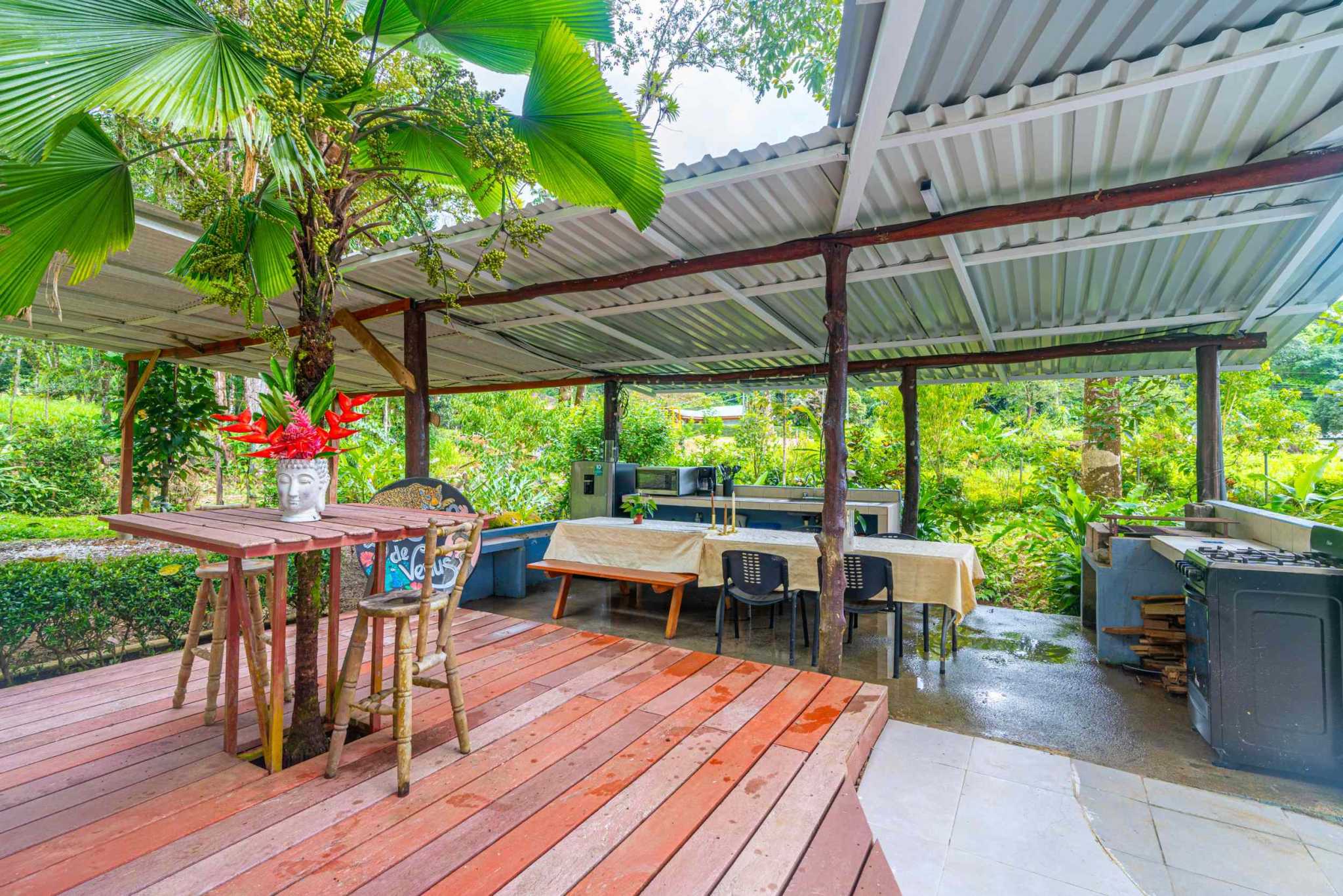 46273 (32) Renovated, Comfortable 4-Bedroom Simple Home near Streams in Ojochal Costa Rica