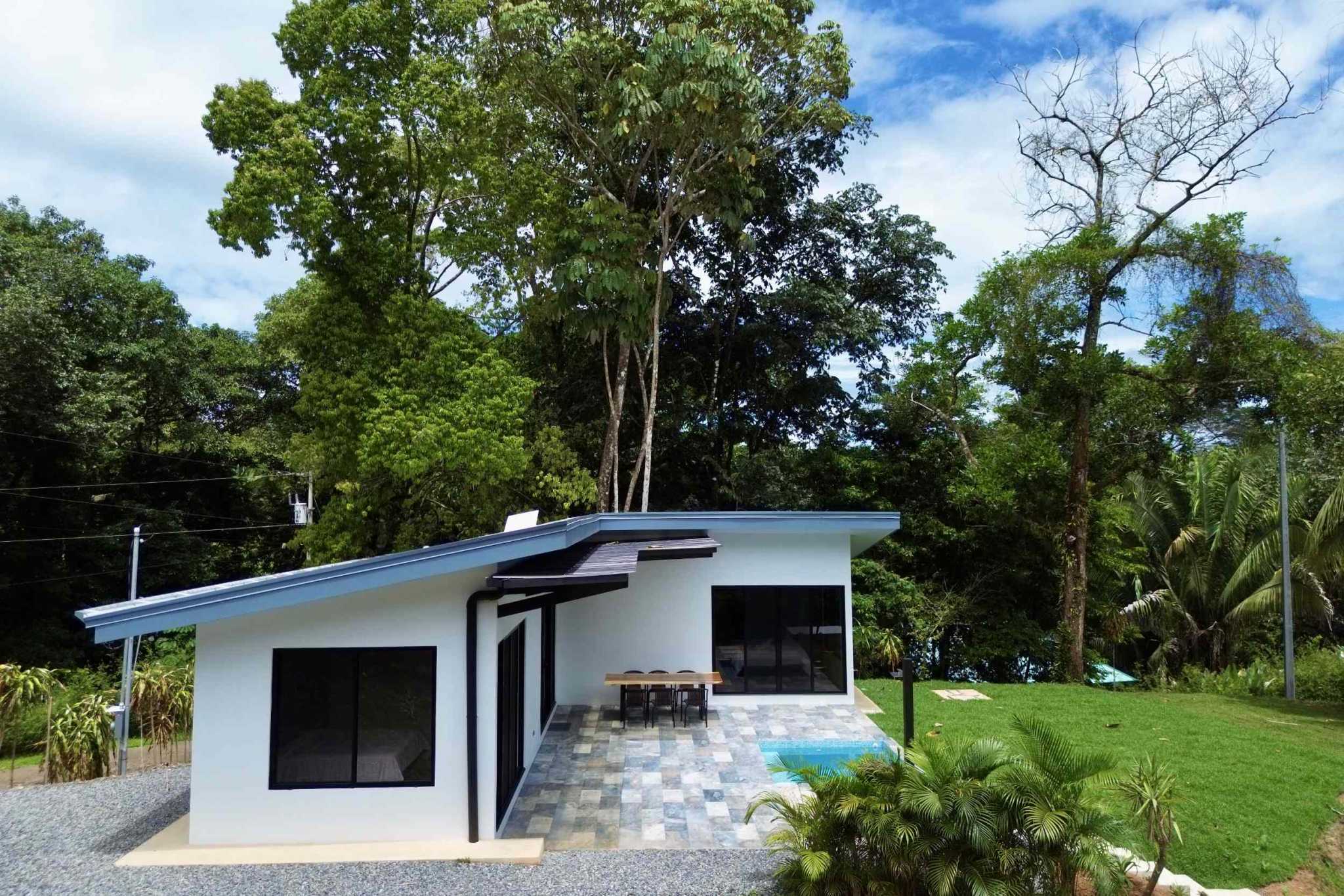 46454 (10) Modern Cozy Home Just Minutes from the Beach – Ready to Move in! Playa Hermosa near Uvita Costa Rica