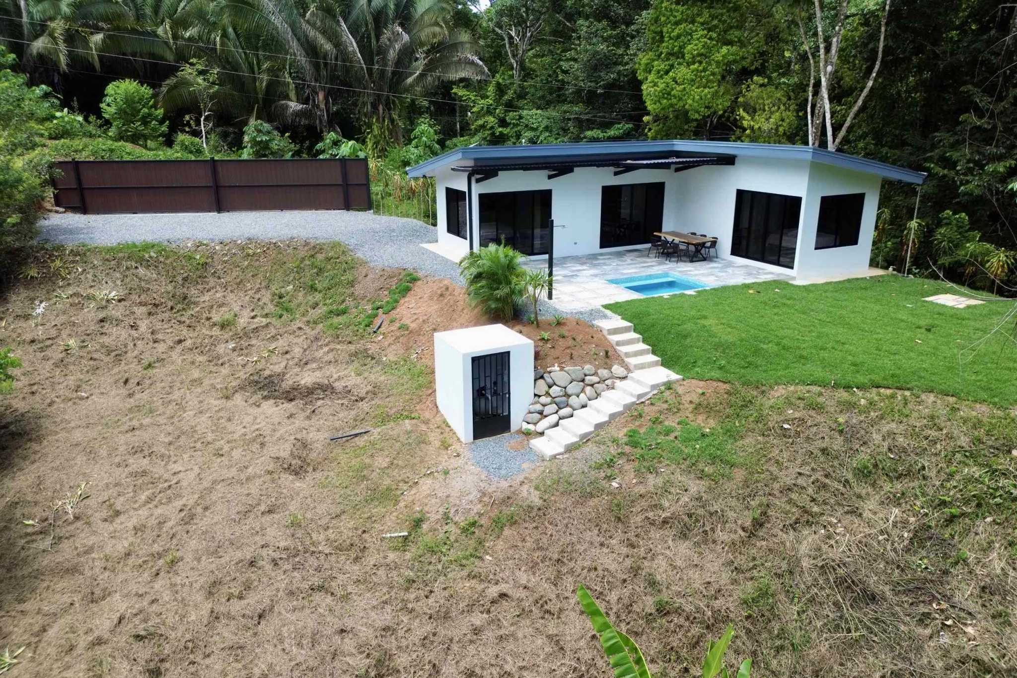 46454 (11) Modern Cozy Home Just Minutes from the Beach – Ready to Move in! Playa Hermosa near Uvita Costa Rica