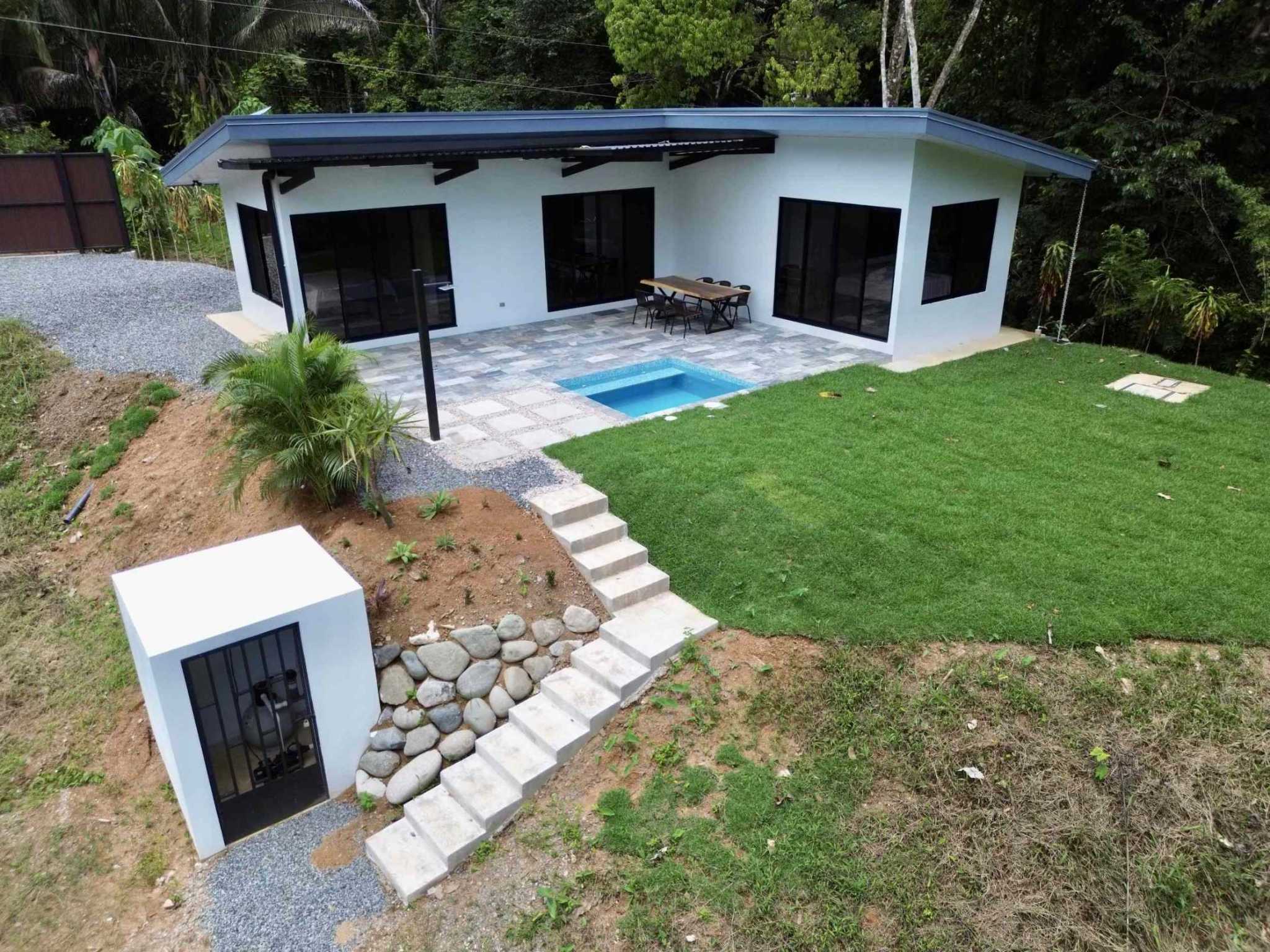 46454 (15) Modern Cozy Home Just Minutes from the Beach – Ready to Move in! Playa Hermosa near Uvita Costa Rica