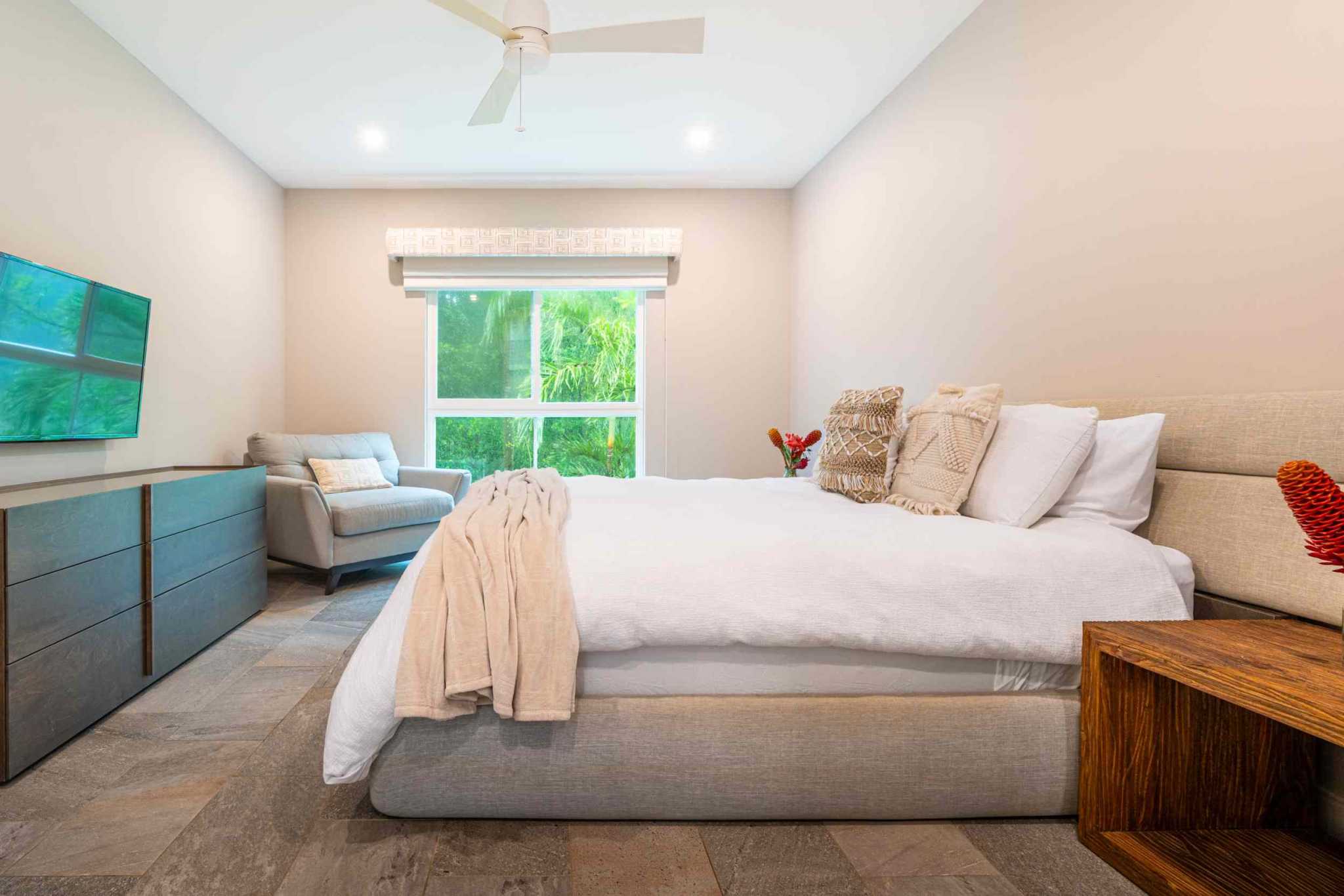 47712 (53) Luxury Beachfront 2-Bedroom Penthouse Condo – Most Private Unit in Elan near Ojochal Costa Rica