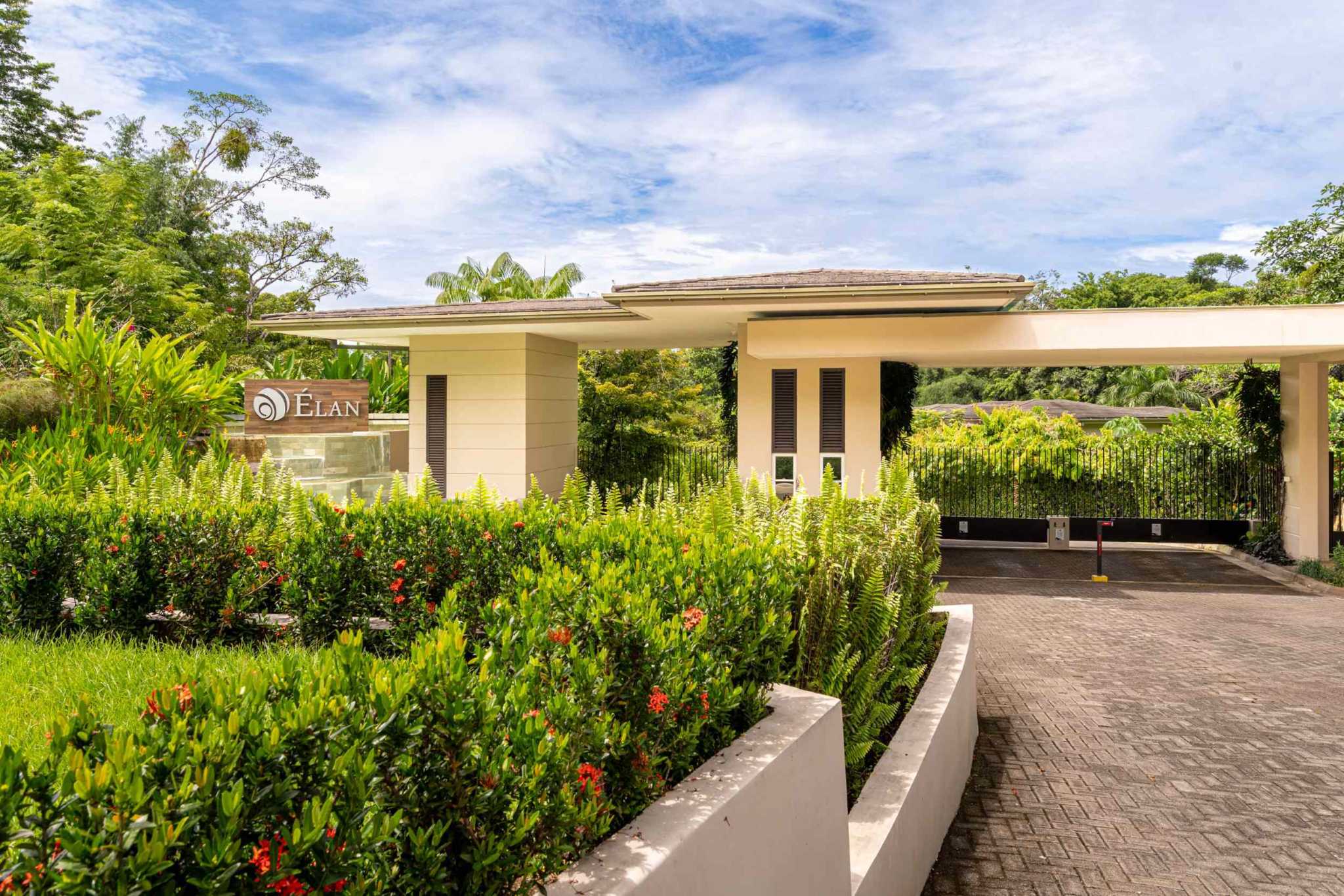 47712 (63) Luxury Beachfront 2-Bedroom Penthouse Condo – Most Private Unit in Elan near Ojochal Costa Rica