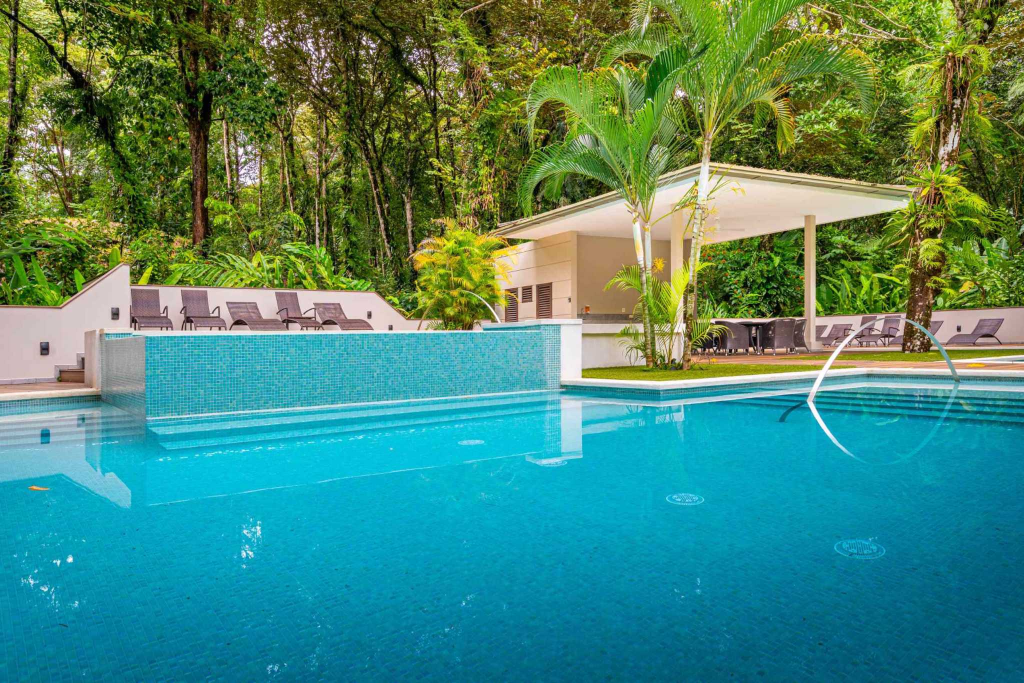 47712 (65) Luxury Beachfront 2-Bedroom Penthouse Condo – Most Private Unit in Elan near Ojochal Costa Rica