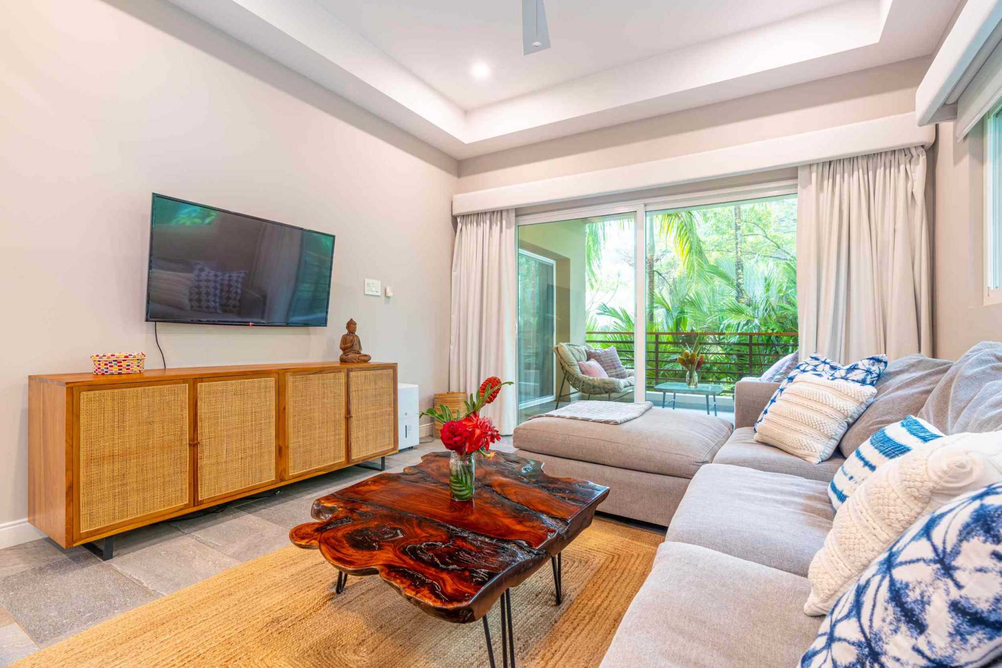 47712 (5) Luxury Beachfront 2-Bedroom Penthouse Condo – Most Private Unit in Elan near Ojochal Costa Rica