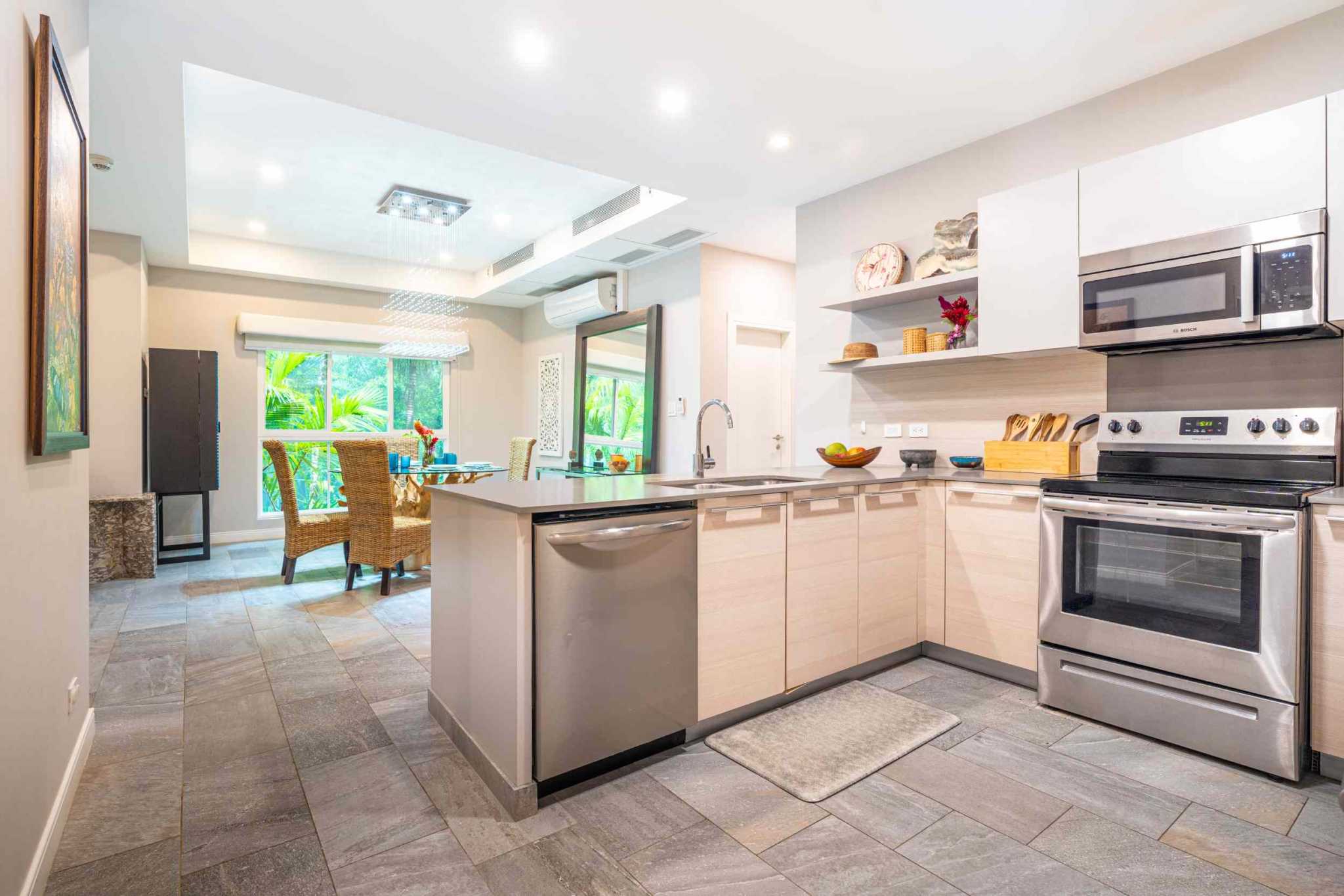 47712 (34) Luxury Beachfront 2-Bedroom Penthouse Condo – Most Private Unit in Elan near Ojochal Costa Rica