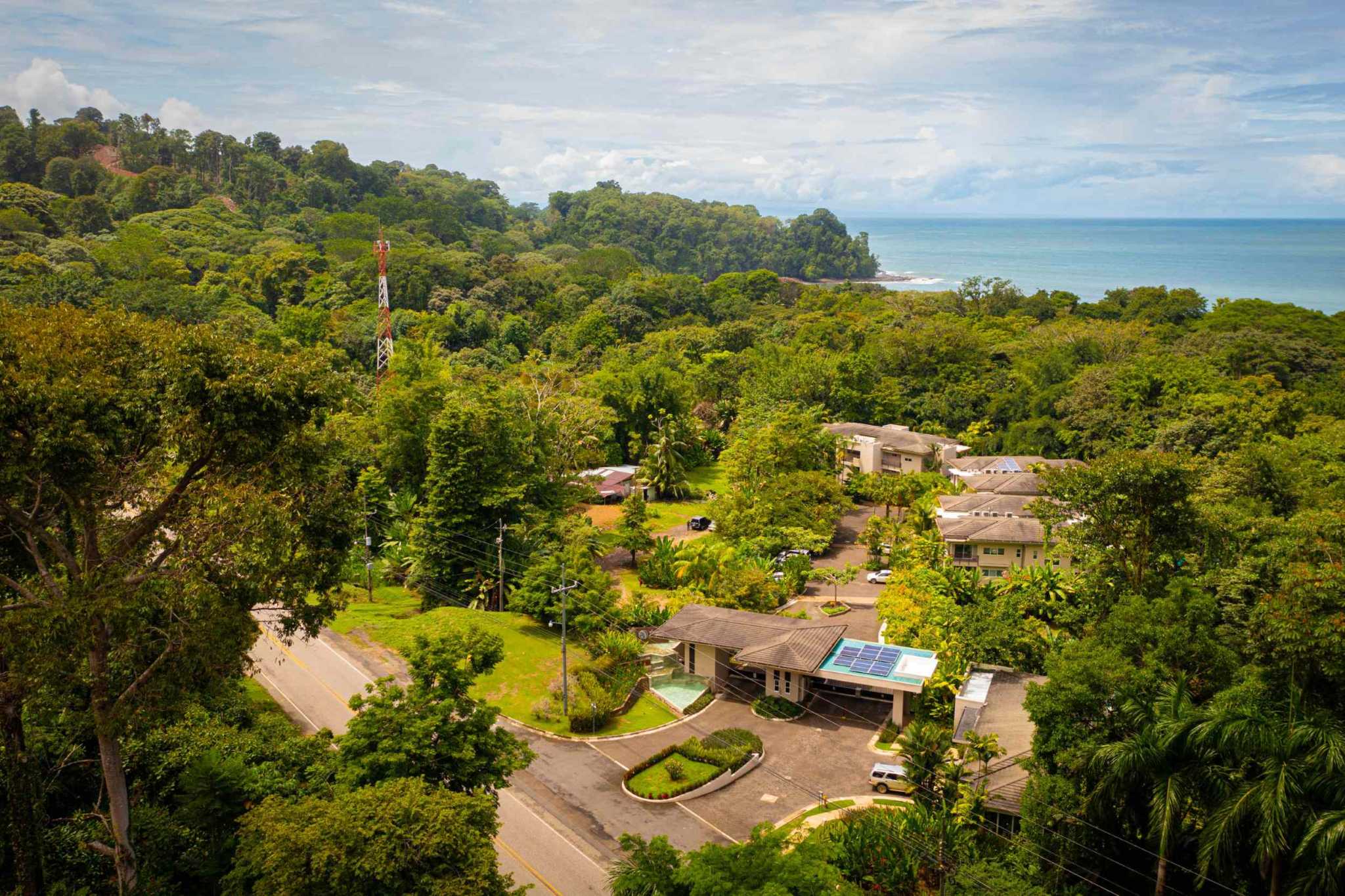 47712 (47) Luxury Beachfront 2-Bedroom Penthouse Condo – Most Private Unit in Elan near Ojochal Costa Rica