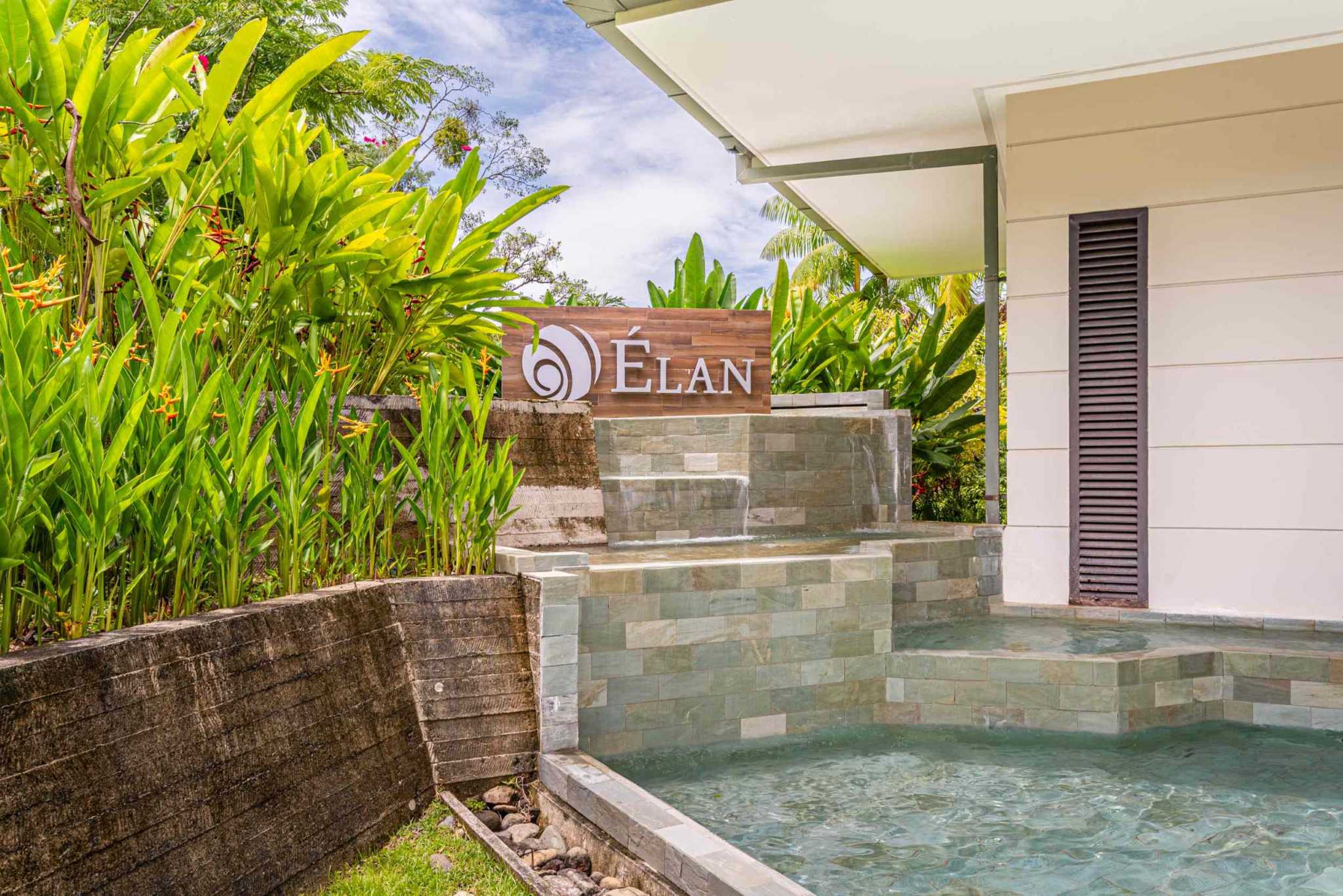 47712 (48) Luxury Beachfront 2-Bedroom Penthouse Condo – Most Private Unit in Elan near Ojochal Costa Rica