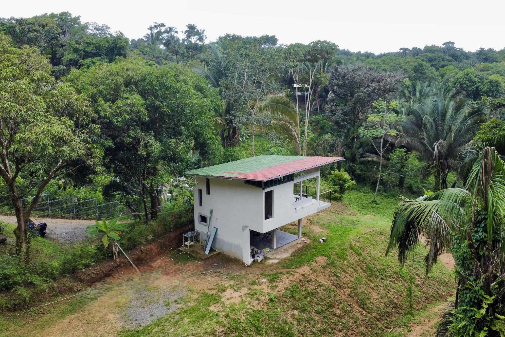 47774 (19) Investment Opportunity Fixer-Upper with Great Potential in Playa Hermosa near Uvita Costa Rica