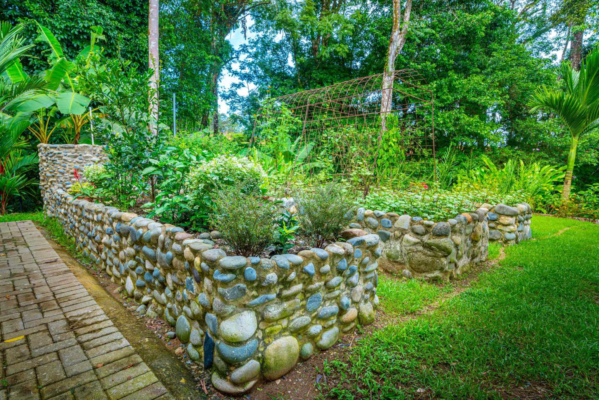 Conveniently Located 3-Bedroom Homestead in Gated Neighborhood w/ Paved Roads in Uvita Costa Rica