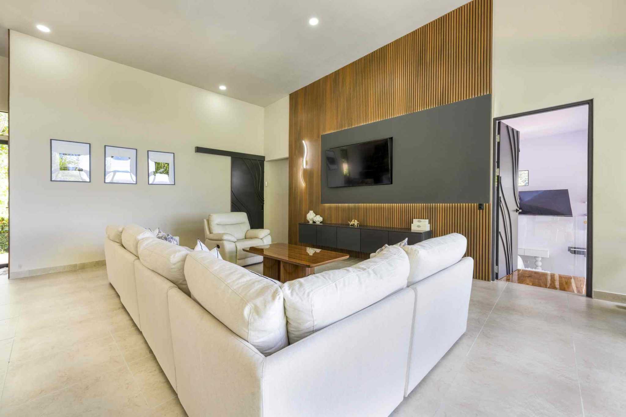 48134 (16) Luxury 3-Bedroom Estate with Dual-Infinity-Edge Pool in Portalon near Dominical Costa Rica
