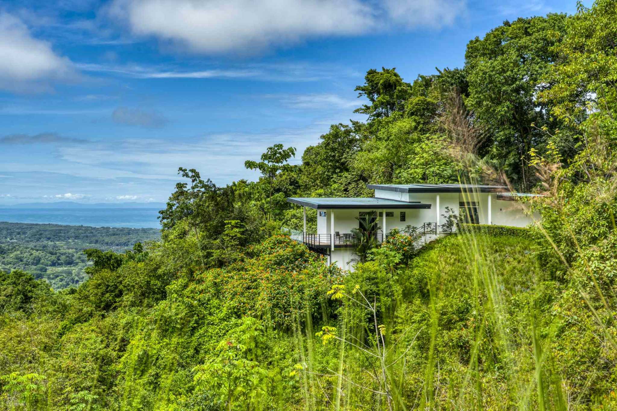 48134 (26) Luxury 3-Bedroom Estate with Dual-Infinity-Edge Pool in Portalon near Dominical Costa Rica