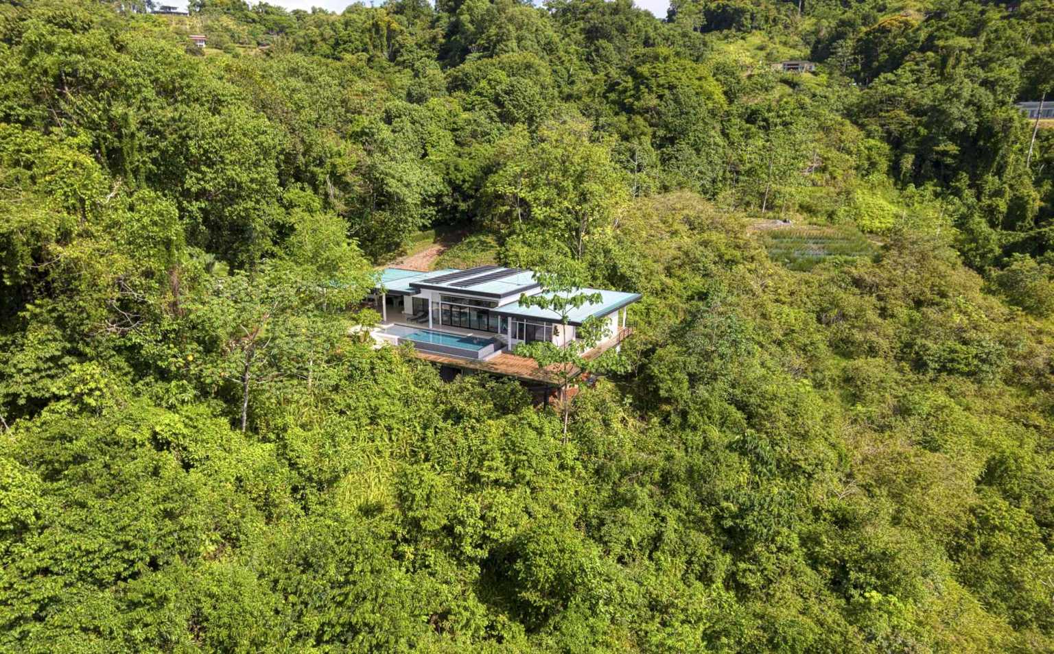 48134 (28) Luxury 3-Bedroom Estate with Dual-Infinity-Edge Pool in Portalon near Dominical Costa Rica