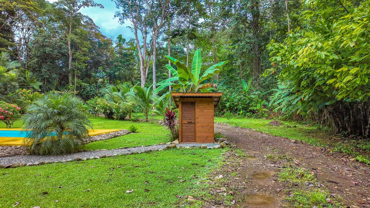 49166 (16) Riverside 3-Bedroom Jungle House with Pool in Ojochal, Costa Rica