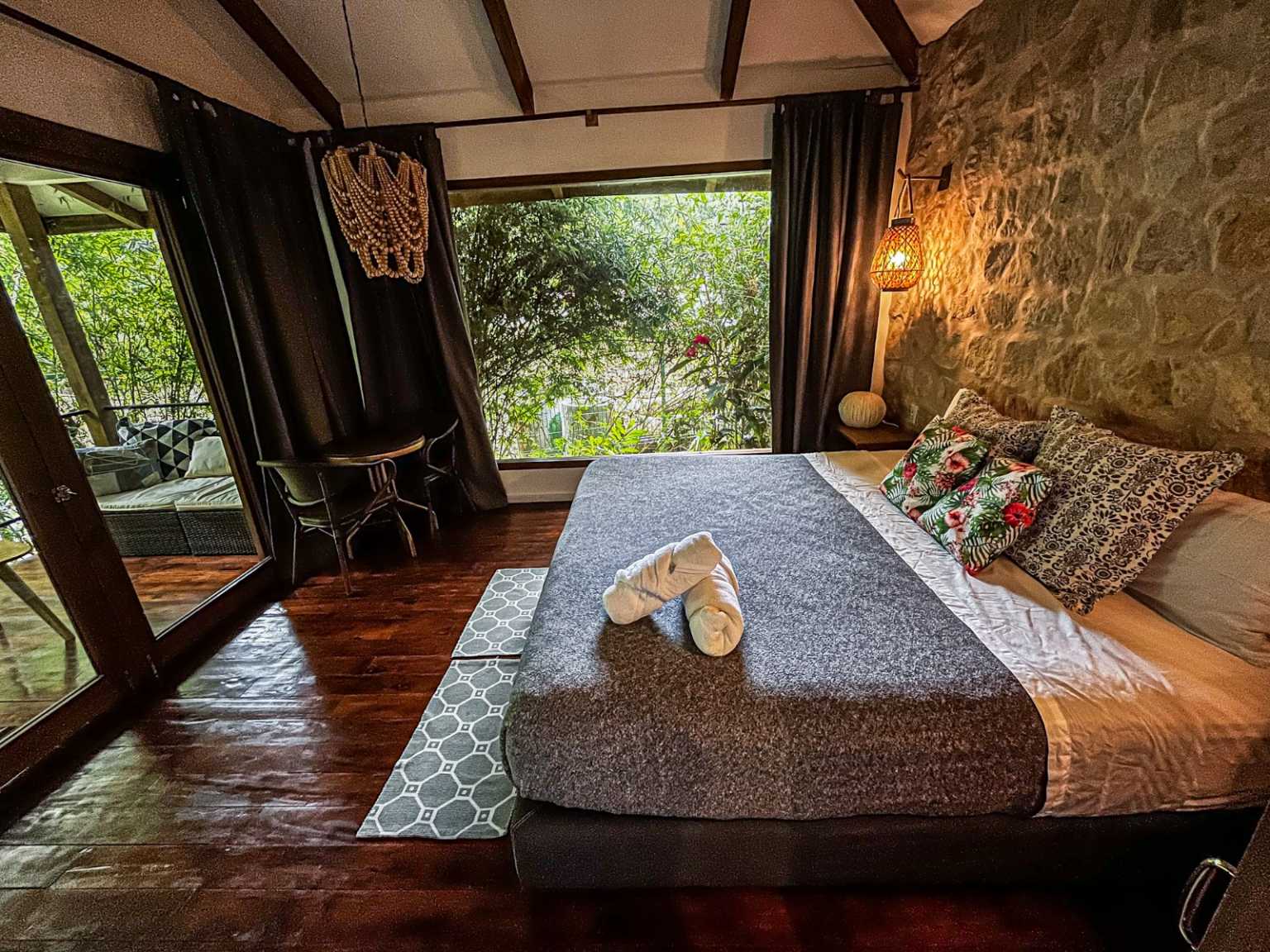 Beautiful Hotel in a Desirable Location in the heart of Ojochal Costa Rica