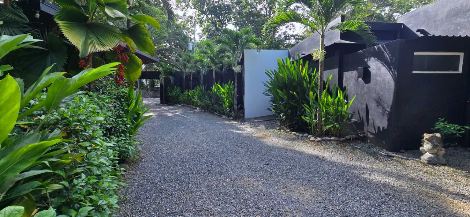 Beautiful Hotel in a Desirable Location in the heart of Ojochal Costa Rica