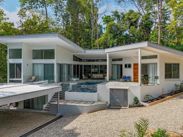 Exclusive 4-Bedroom Designer Home with Mountain Views & Infinity Pool in Uvita Costa Rica