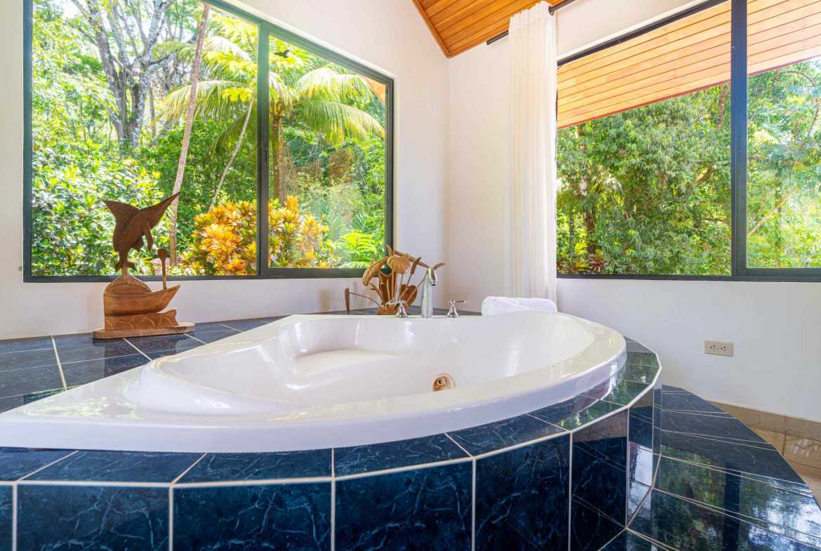 4-Bedroom Villa with Ocean Views & Private Pool, photo 24 of 24