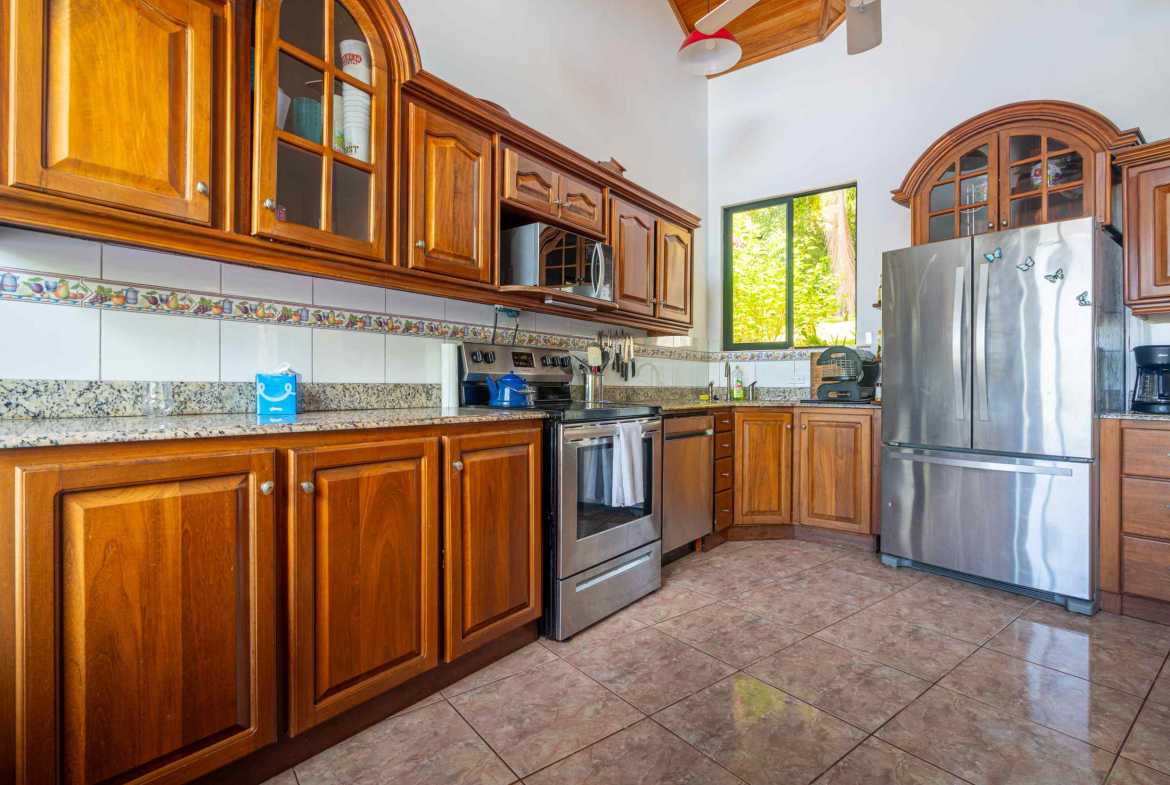 4-Bedroom Villa with Ocean Views & Private Pool, photo 19 of 24