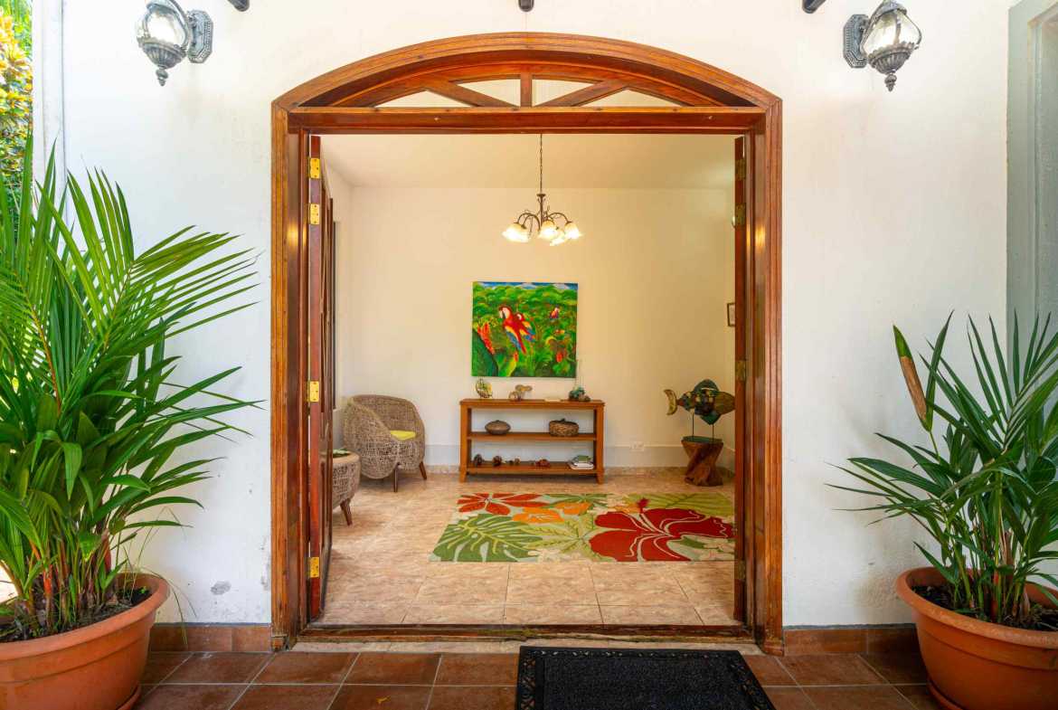 4-Bedroom Villa with Ocean Views & Private Pool, photo 10 of 24