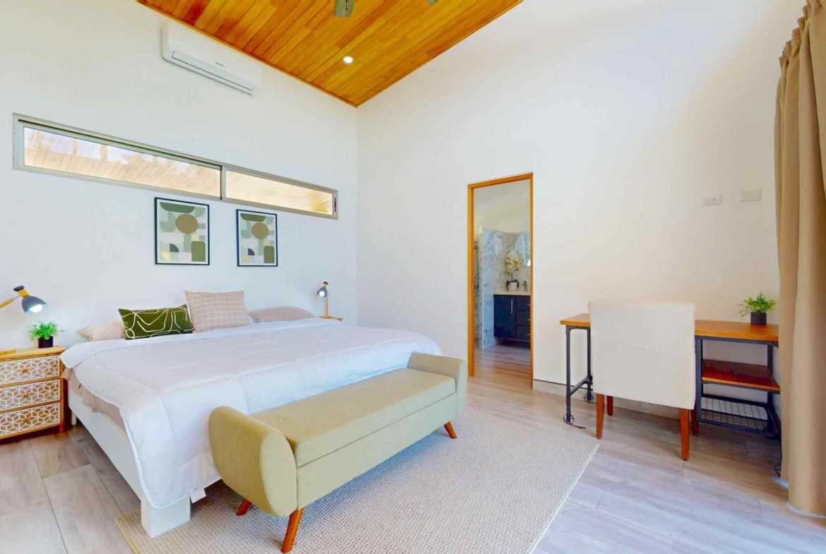 Modern 3-Bedroom Home with Pool & Mountain Views, photo 18 of 24
