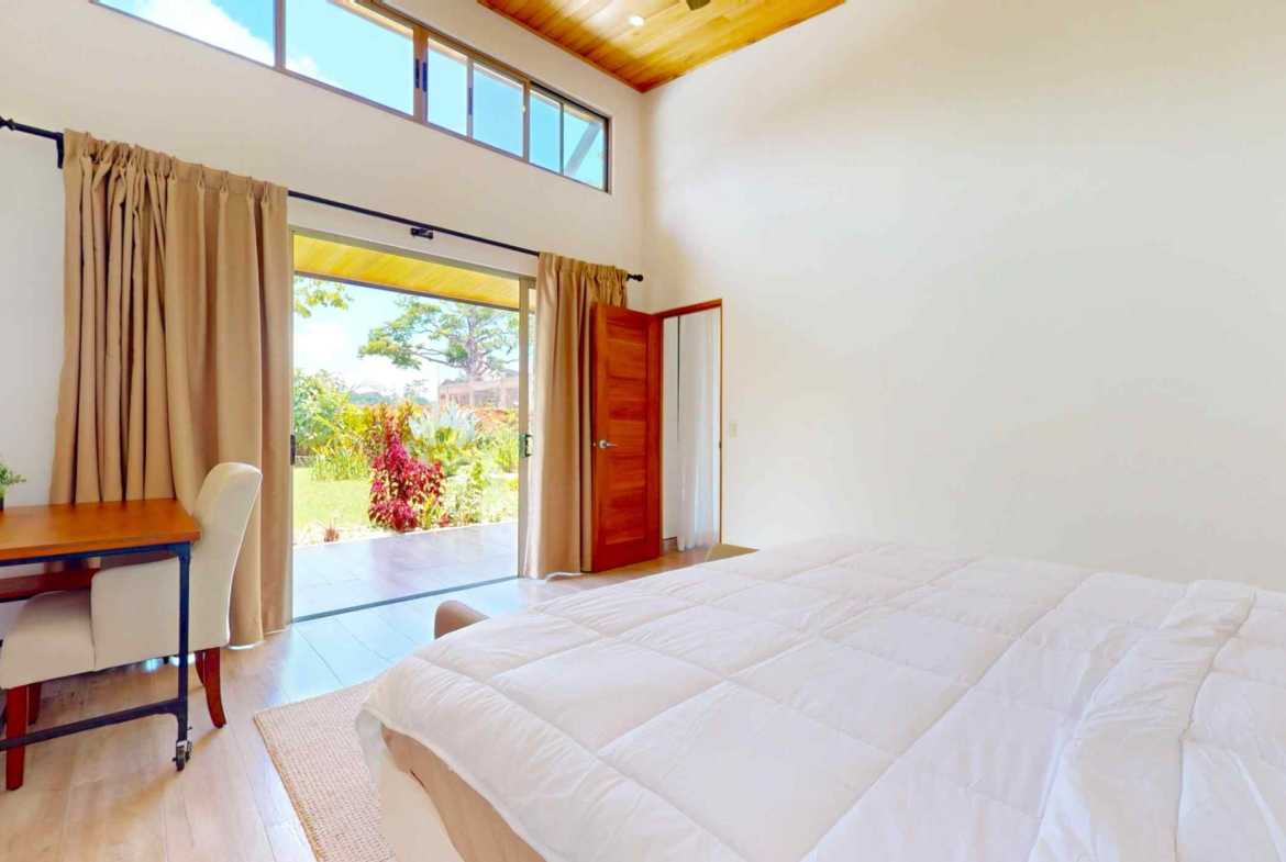 Modern 3-Bedroom Home with Pool & Mountain Views, photo 19 of 24