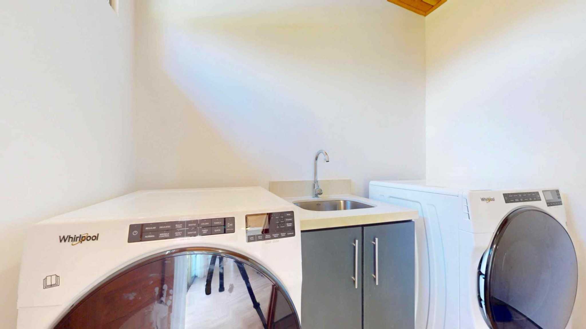 62390-15 Modern 3-Bedroom Home with Pool & Mountain Views in Ojochal Costa Rica