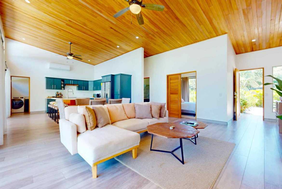 Modern 3-Bedroom Home with Pool & Mountain Views, photo 8 of 24