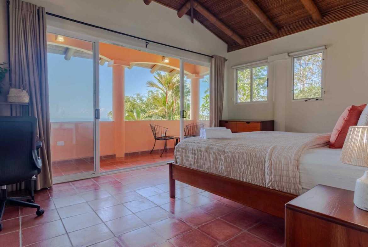 3-Bedroom Ocean View Estate with Pool & Extra Lot, photo 10 of 24