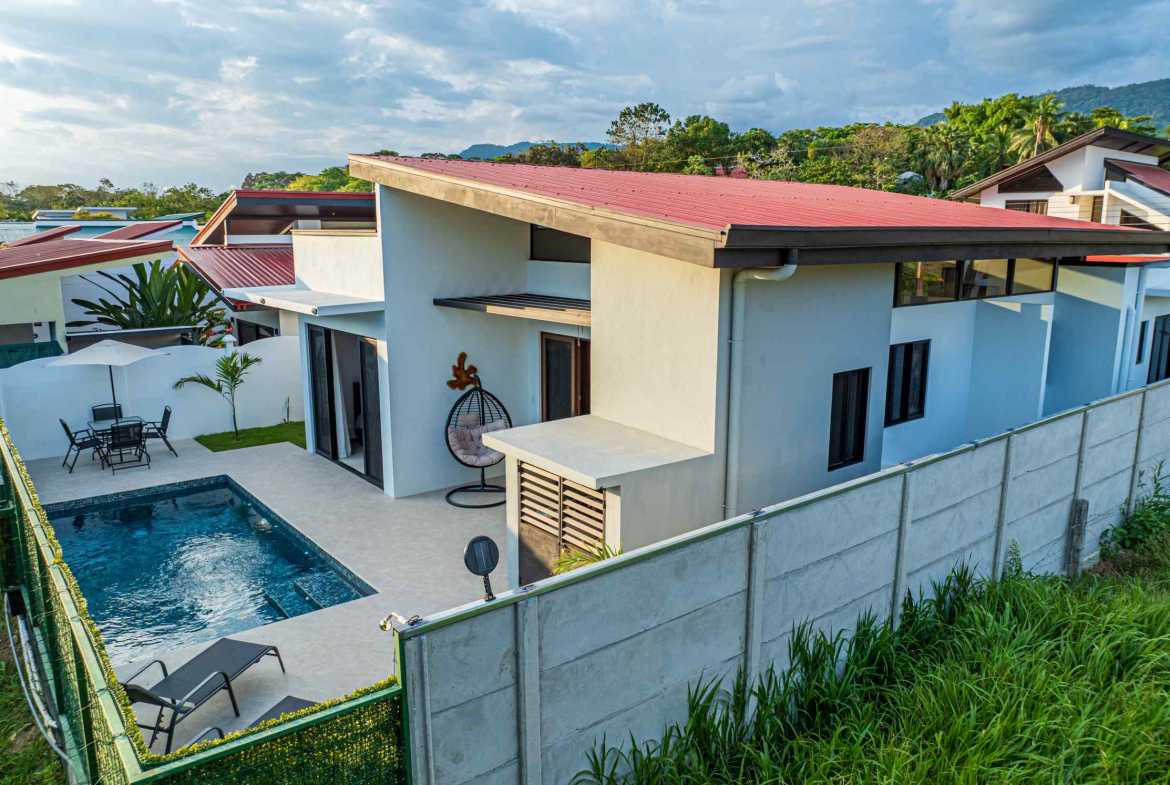 Brand New 3-Bedroom Villa with Private Pool & Smart Features, photo 1 of 24