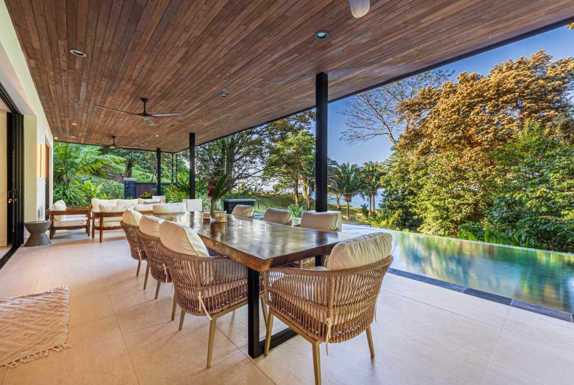 4-Bedroom Luxury Villa with Ocean Views & Private Pool, photo 4 of 24