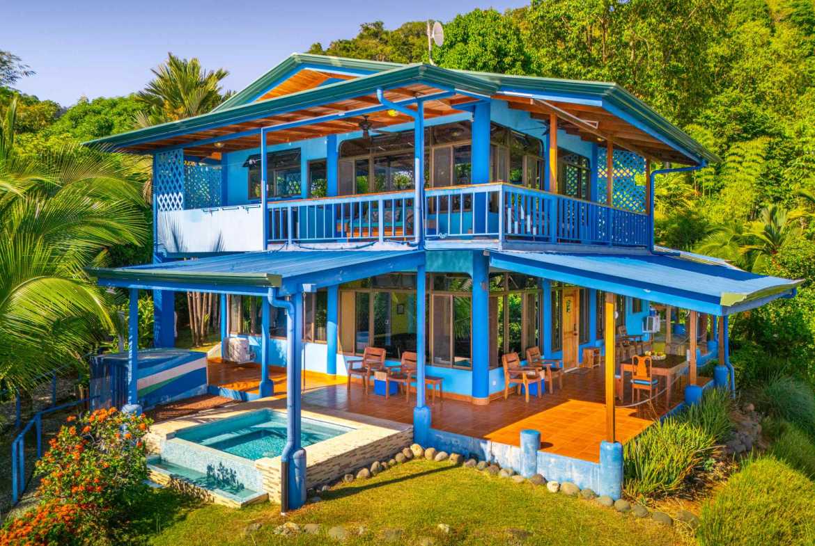 2-Bedroom Home with Ocean Views & Infinity Pool, photo 3 of 24